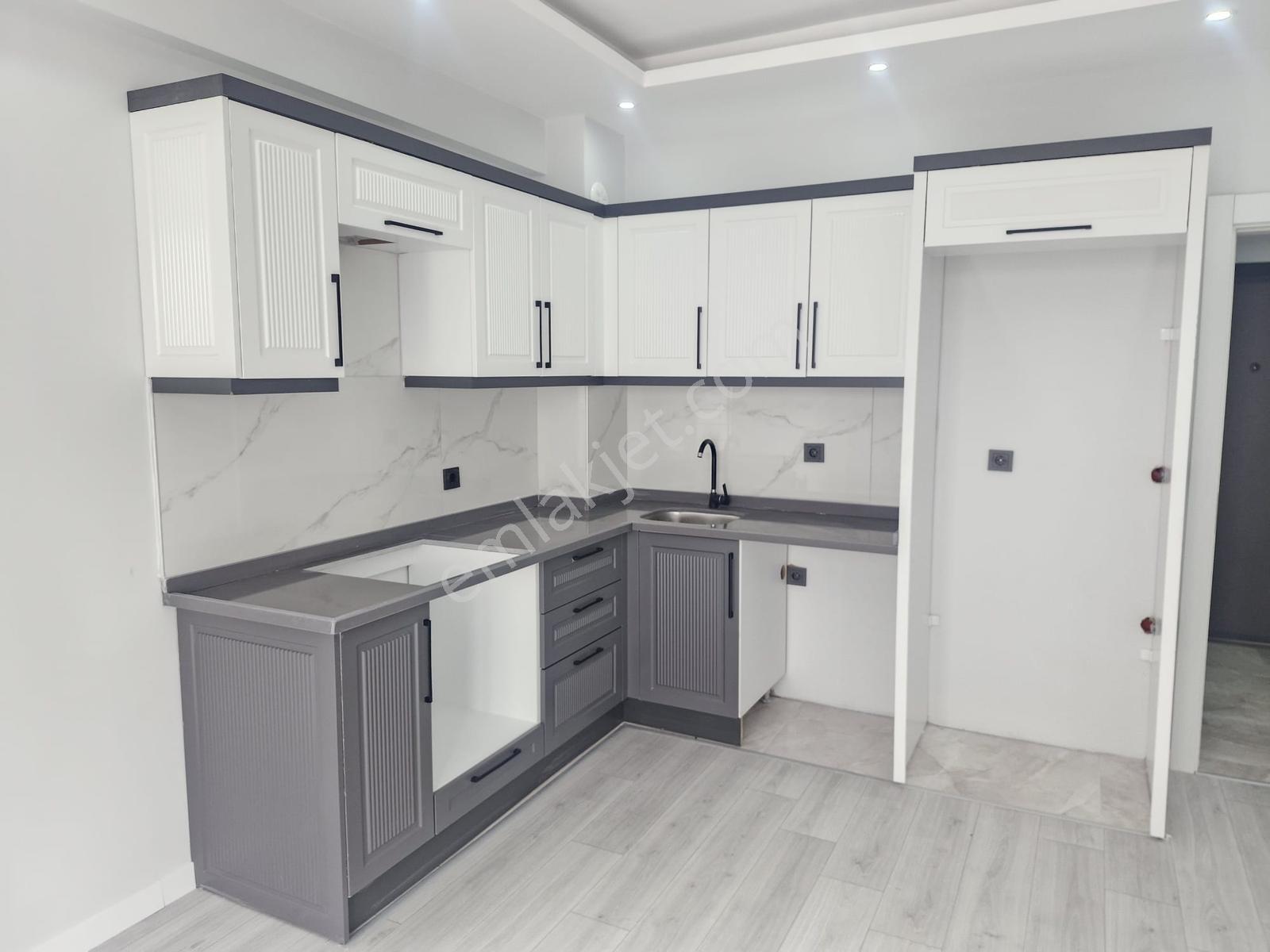 Huzur'dan Kaliteli Lüx Muhteşem 1+1 Satılık Daire - Görsel 11