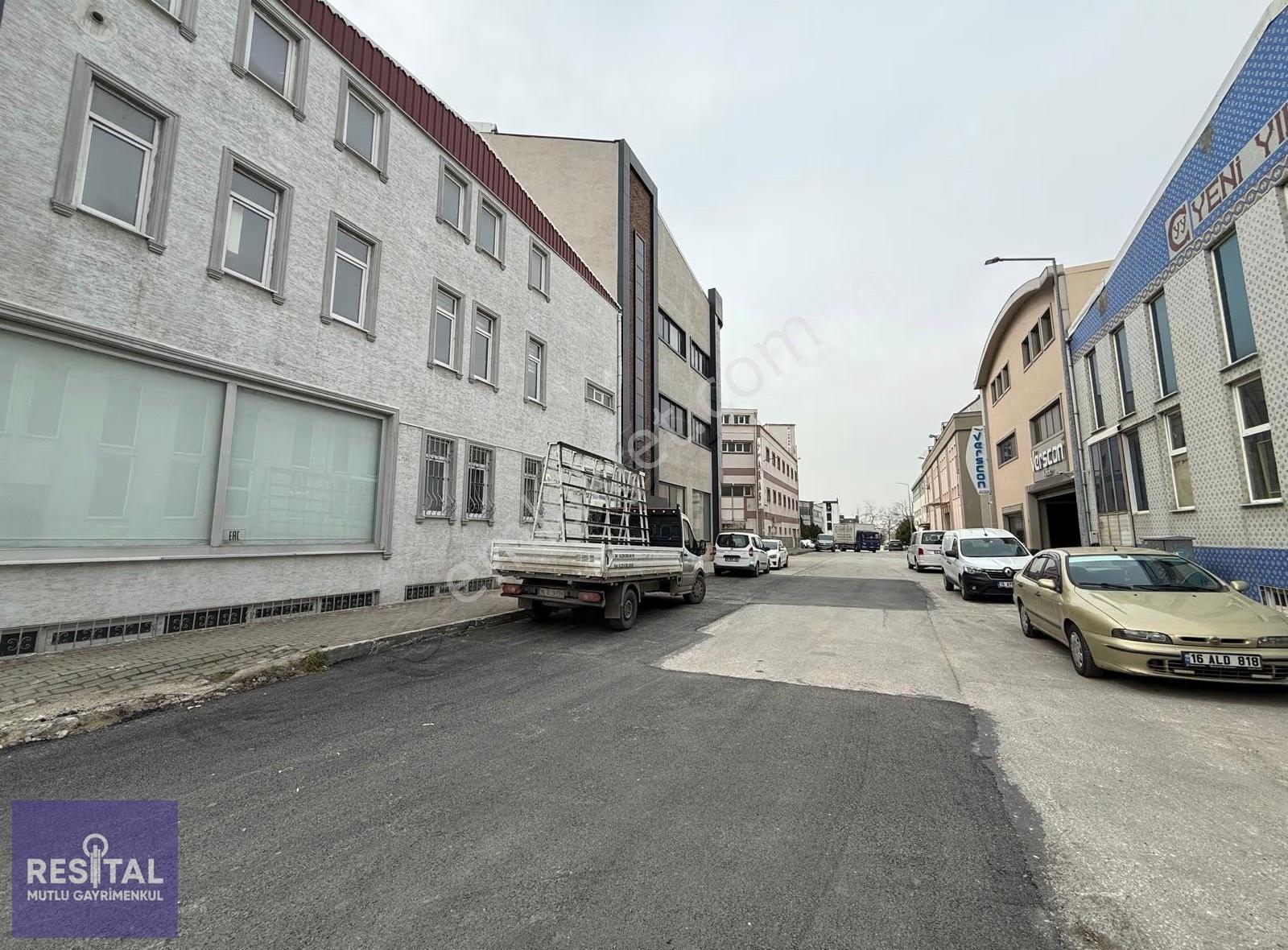 Rs Mutlu Vişne Bölgesinde 840 M2 Çift Cepheli 3 Kat Satılık Bina
