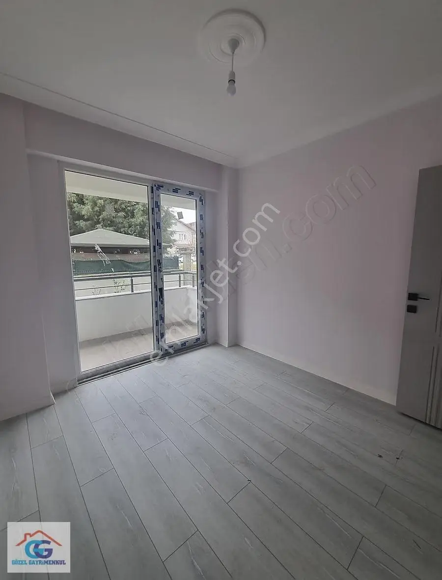 Gözel Gayrimenkulden Kartepe F.s.mehmet Mh.130 M2 3+1 Giriş Kat - Görsel 2
