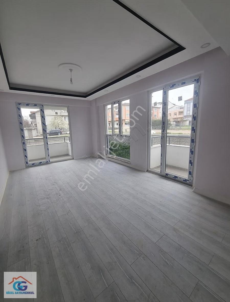 Gözel Gayrimenkulden Kartepe F.s.mehmet Mh.130 M2 3+1 Giriş Kat