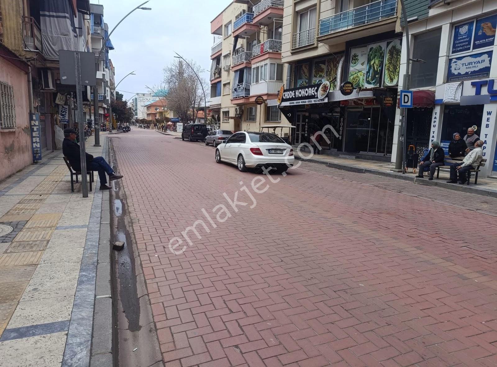 Çınarlı Caddesi Üzerinde 4+1 Kiralık Daire - Görsel 33