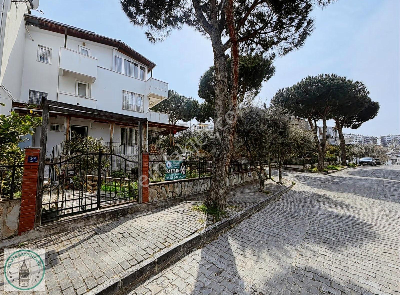 Galata.dan Kuşadası Türkmen Mah.de Deniz Gören 4+1 Satılık Villa