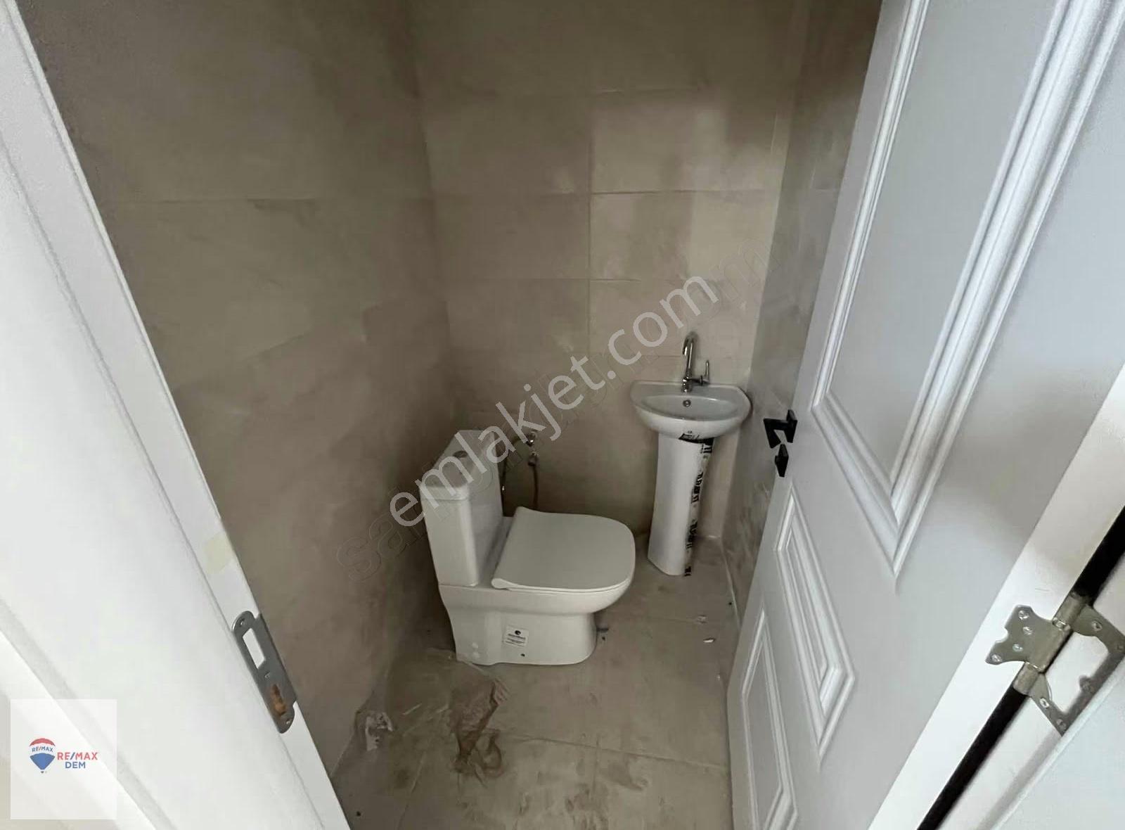 Remax Demden Ana Arter Üzerinde Kiralık İş Yeri - Görsel 3