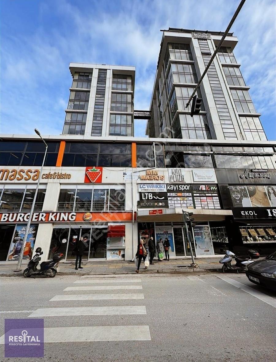 Kayı Plaza Da 300m2 Teraslı Dubleks 4+1 Satılık Ofis