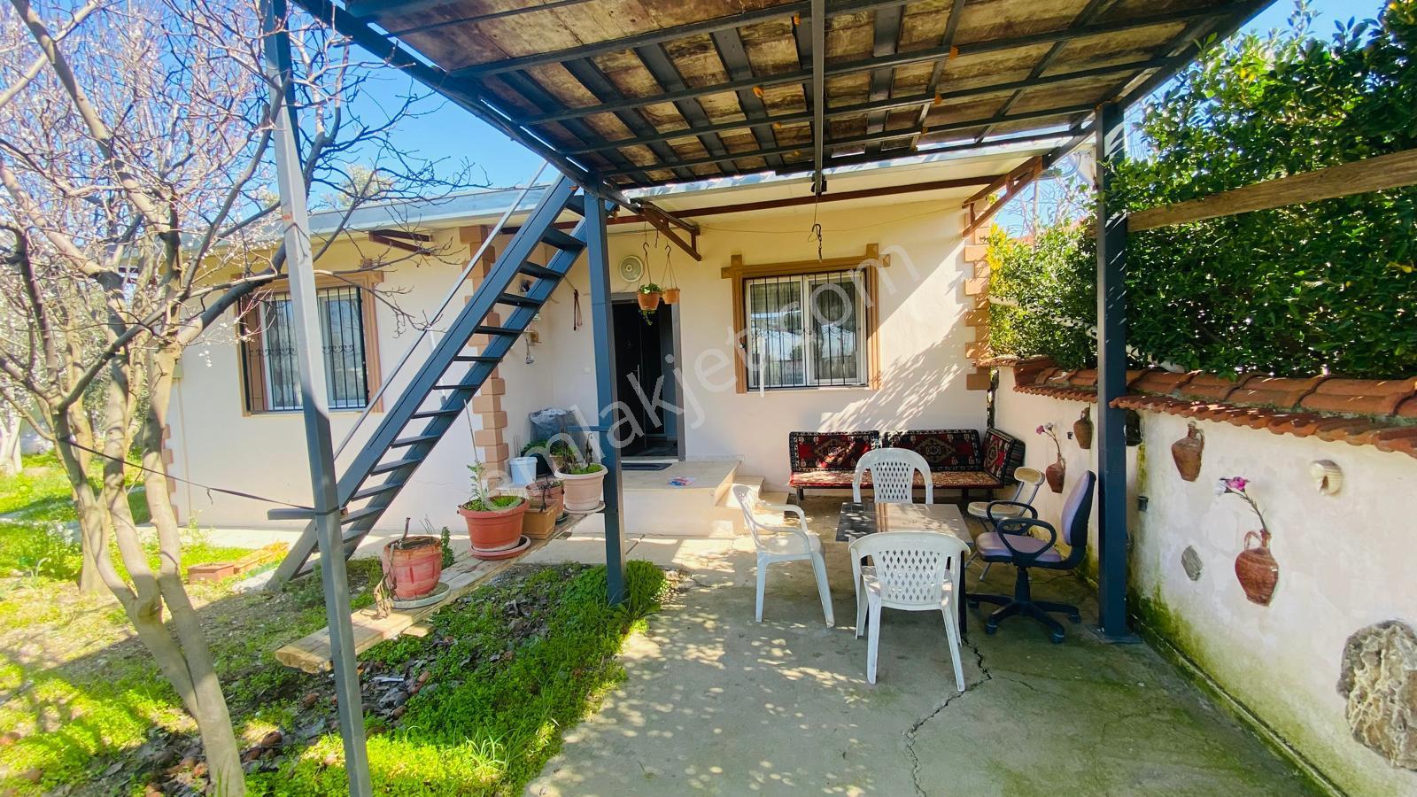 Menderes Kısıklı’da 403 M² Arsa İçinde Eşyalı Müstakil Ev - Görsel 2