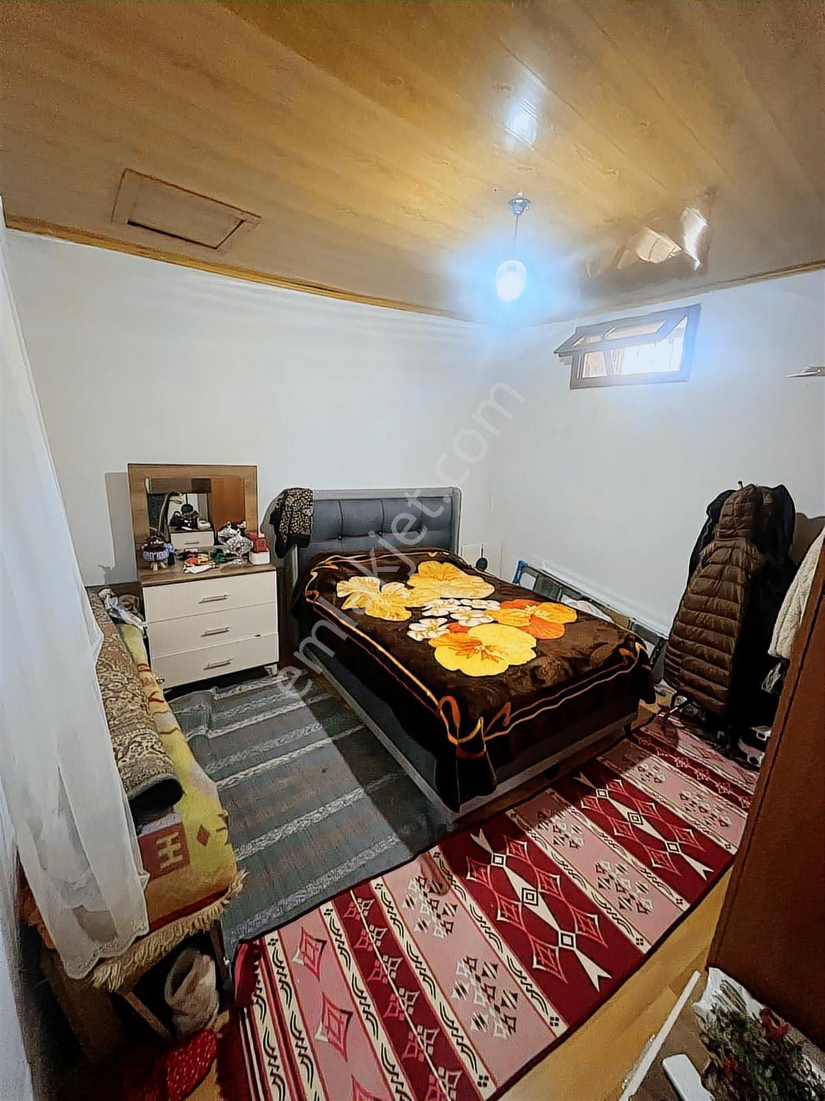 Bergama Barbaros Mah'de Satılık Müstakil Garajlı Ev 214 M2 - Görsel 18