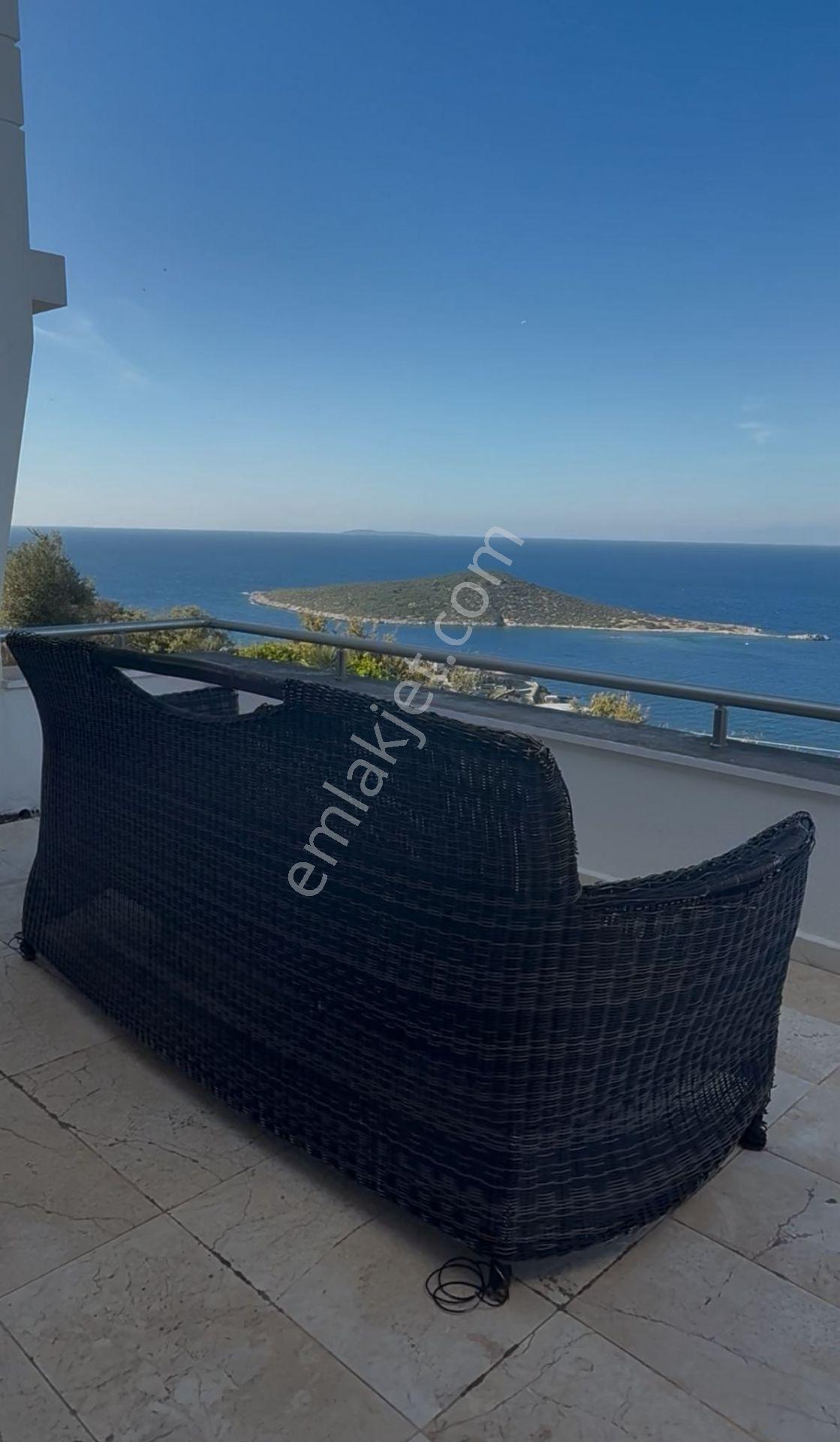 Bodrum Gümüşlük’te Eşsiz Konumda Denize Sıfır Lüks Villa - Görsel 12