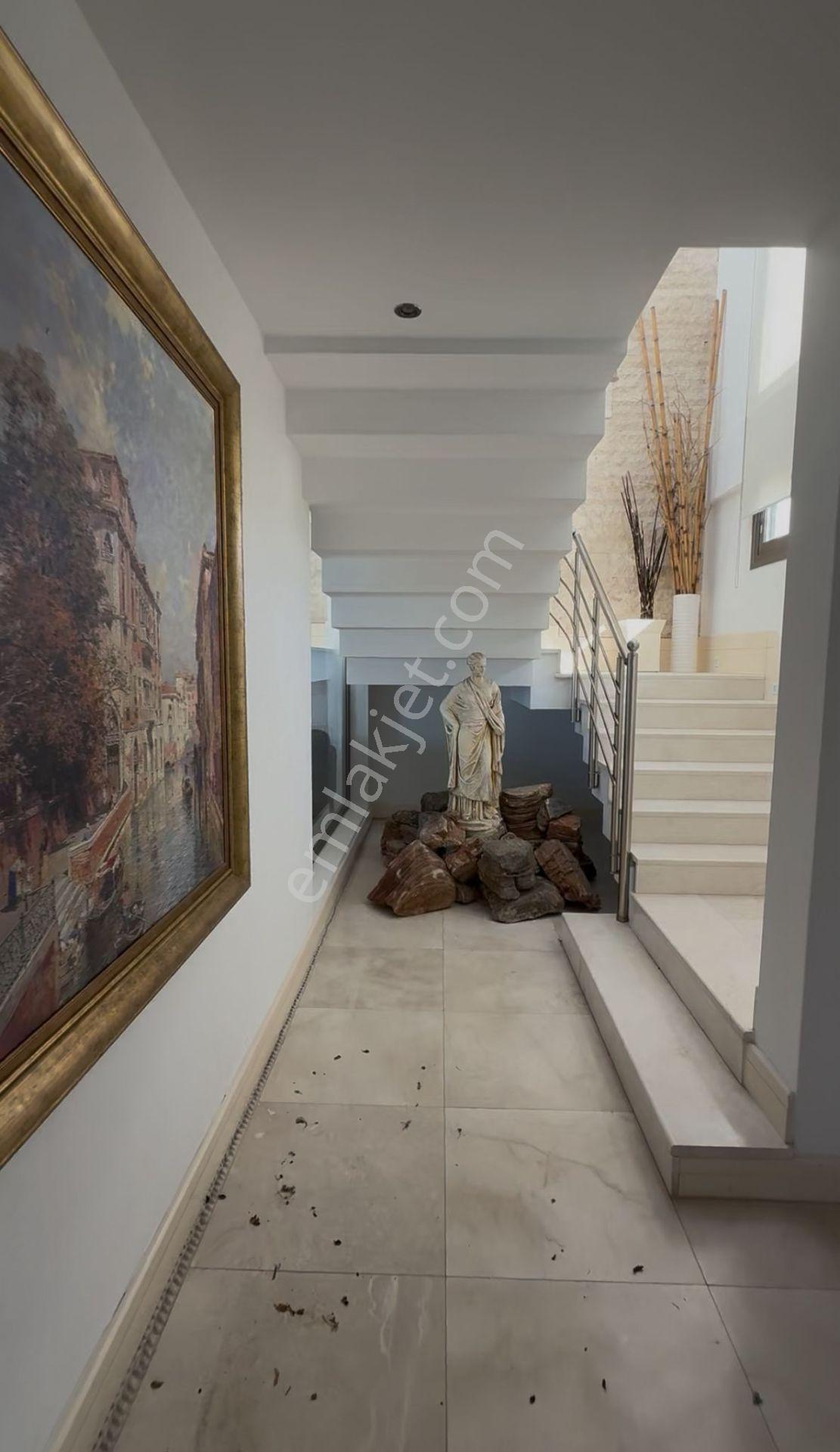 Bodrum Gümüşlük’te Eşsiz Konumda Denize Sıfır Lüks Villa - Görsel 10