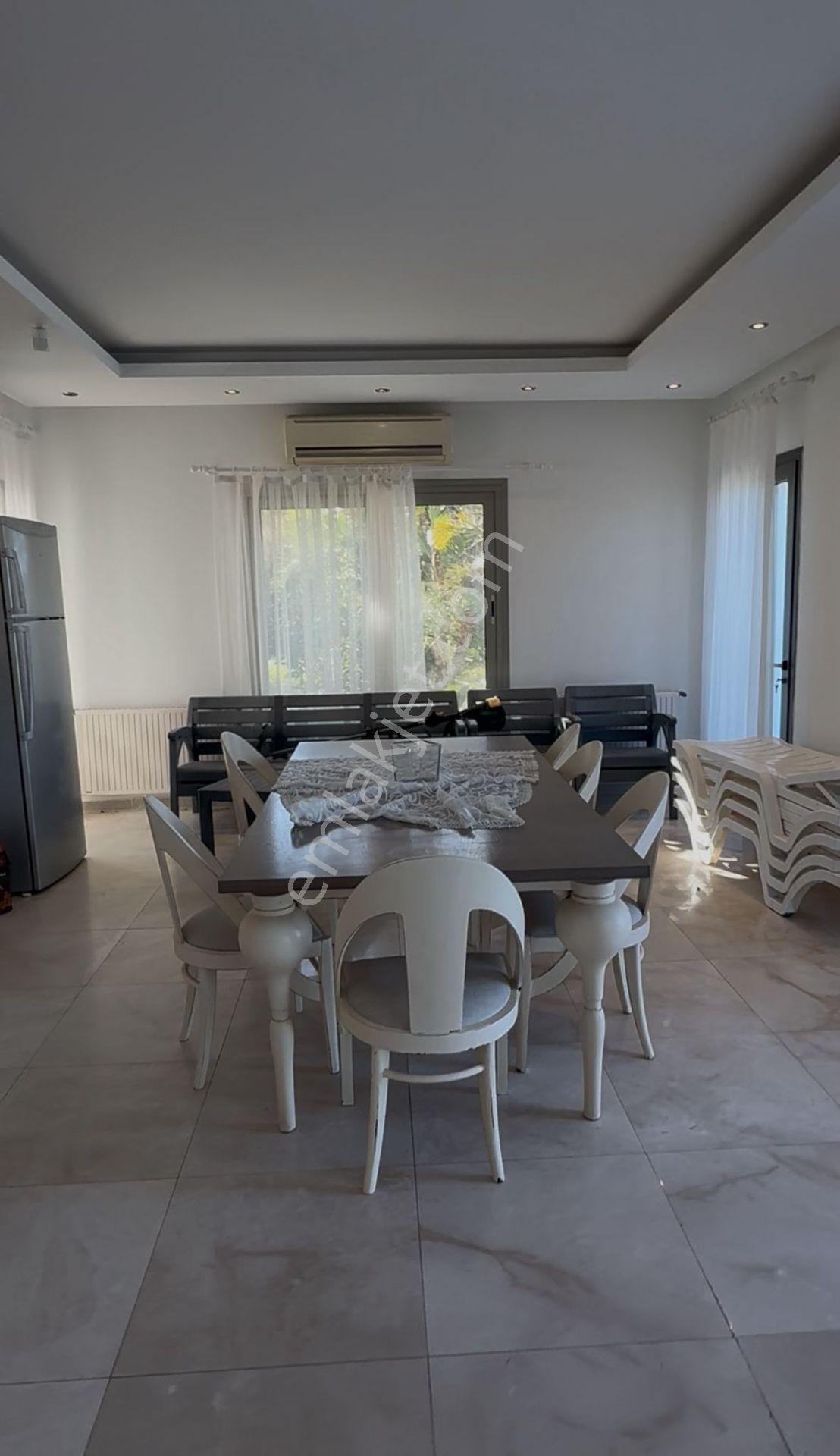 Bodrum Gümüşlük’te Eşsiz Konumda Denize Sıfır Lüks Villa - Görsel 14