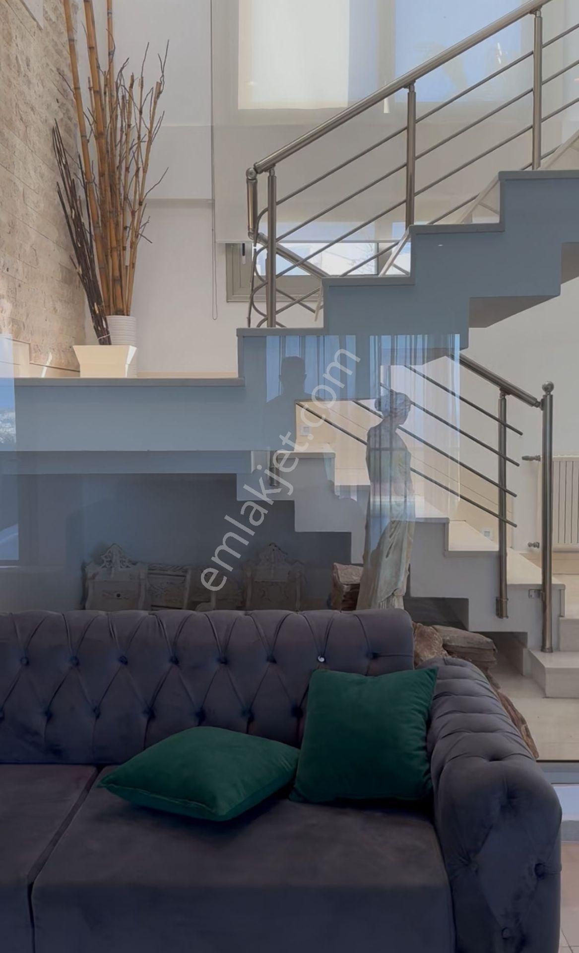 Bodrum Gümüşlük’te Eşsiz Konumda Denize Sıfır Lüks Villa - Görsel 13