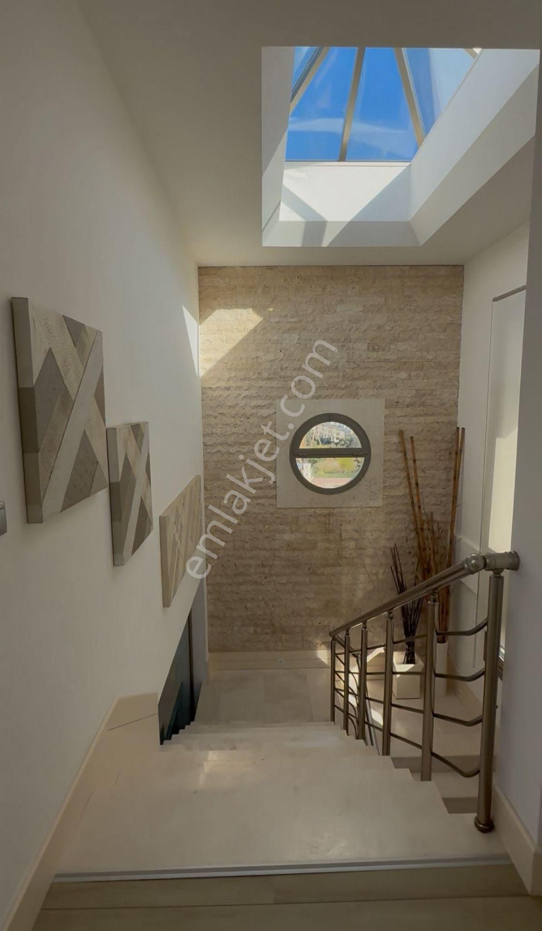 Bodrum Gümüşlük’te Eşsiz Konumda Denize Sıfır Lüks Villa - Görsel 18