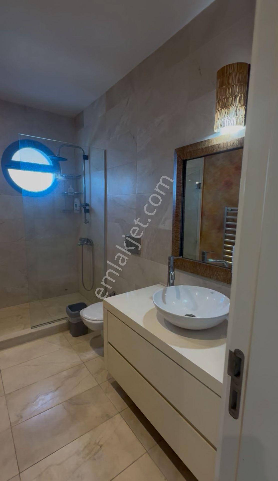 Bodrum Gümüşlük’te Eşsiz Konumda Denize Sıfır Lüks Villa - Görsel 22