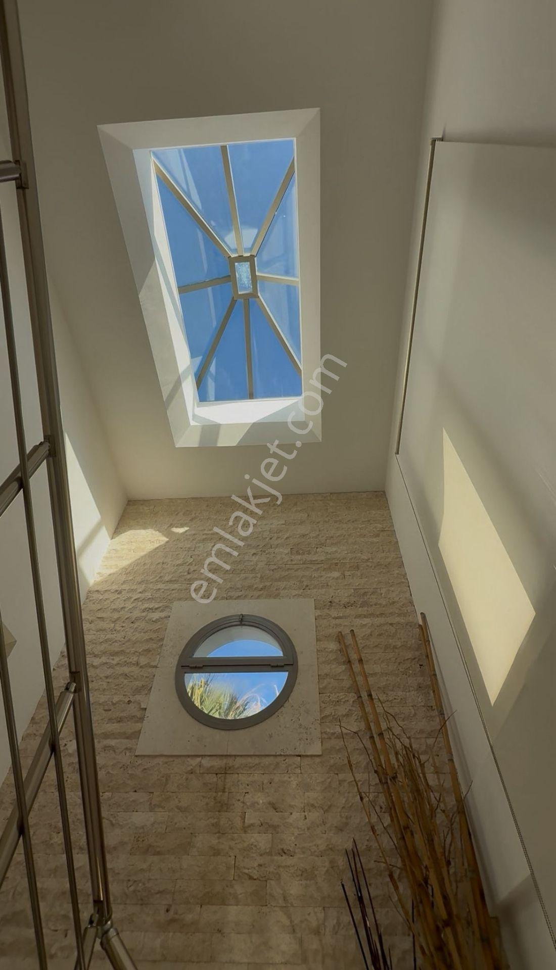 Bodrum Gümüşlük’te Eşsiz Konumda Denize Sıfır Lüks Villa - Görsel 11