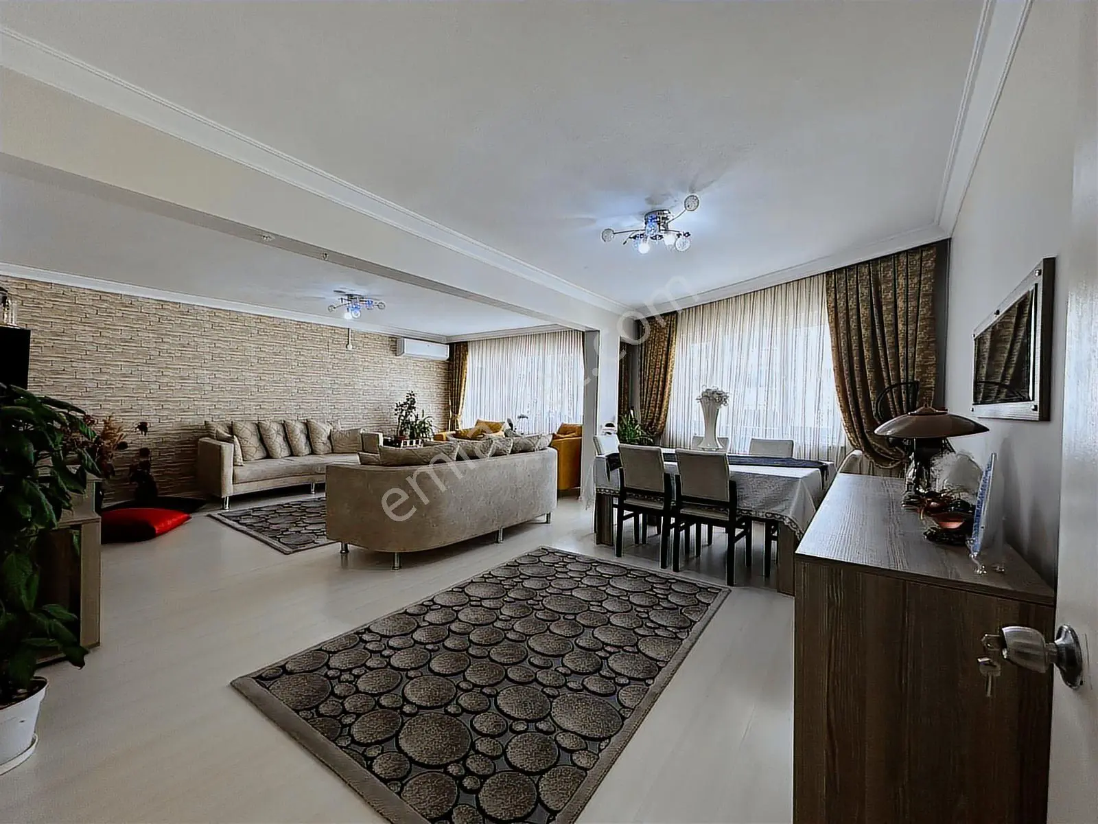 Remax Advantage'dan Caddeüstü Yenilenmiş 120m2 2+1