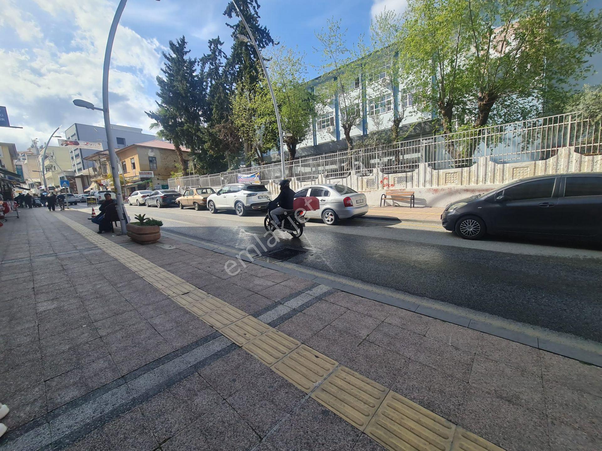 Anchor Gayrimenkul'den Saray Mahallesin'de Satılık 3 Katlı Dükkan - Görsel 3