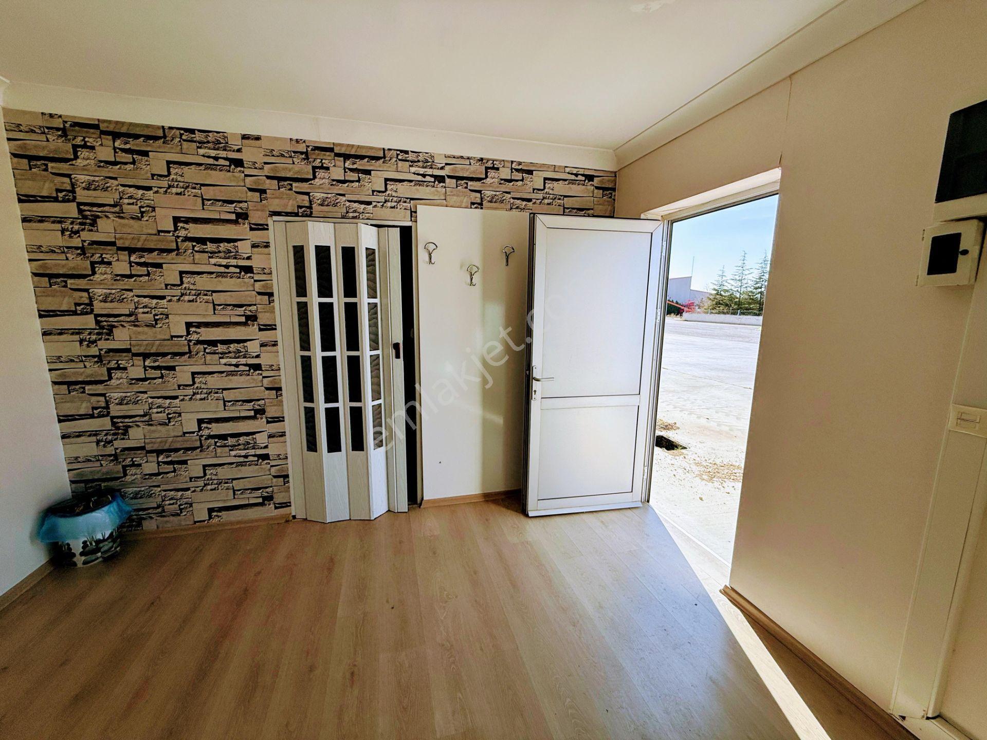 Gölbaşı Atb'de 500 M² Satılık Depo