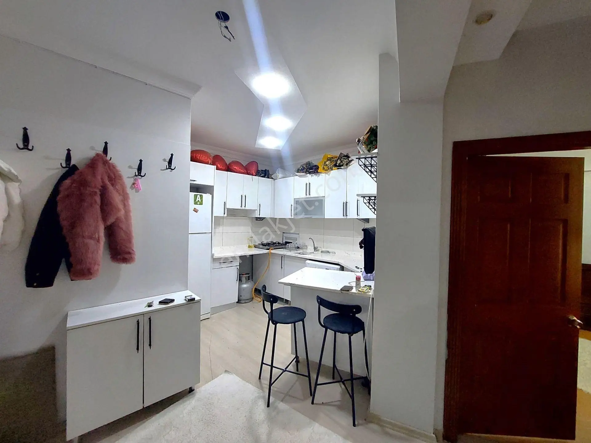 Recep Ümit Emlak'tan Hatboyu-1 Caddesi Üzerinde Kiralık Full Eşyalı 2+1 Temiz Ferah Daire - Görsel 3