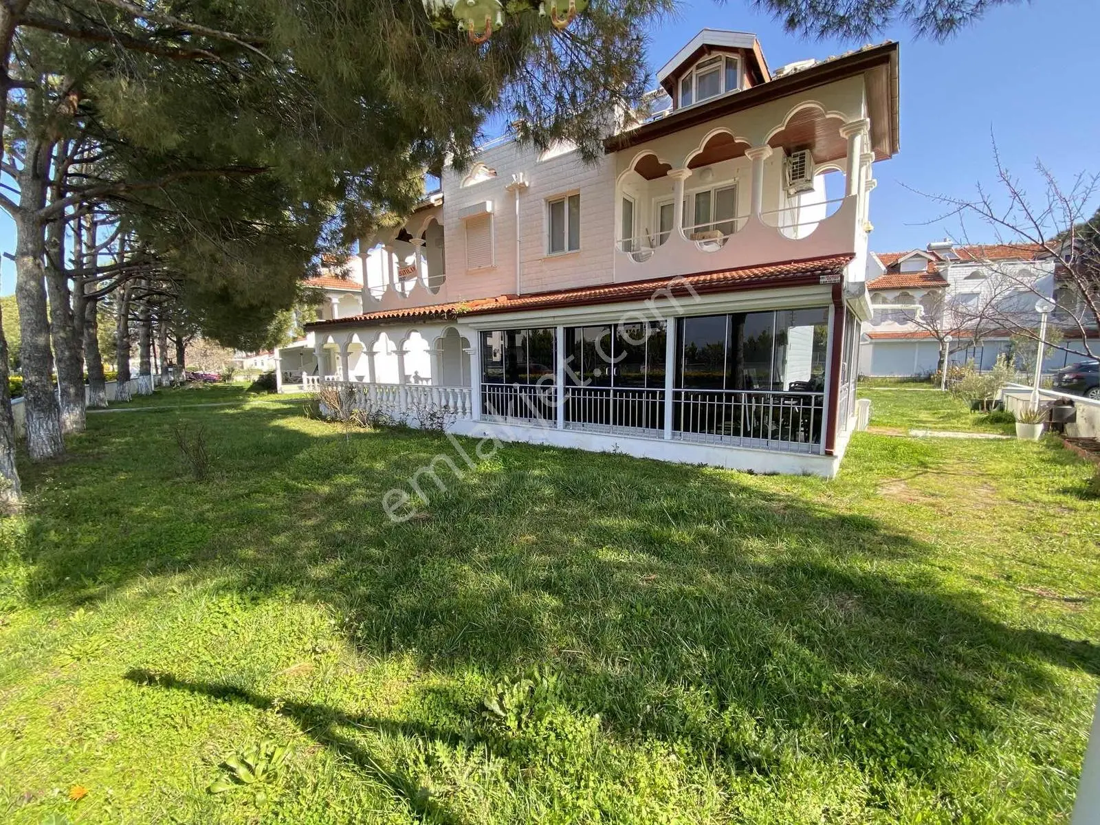 Dağlı Gayrimenkulden|denize|çok Yakın|geniş|bahçeli|3+1|villa