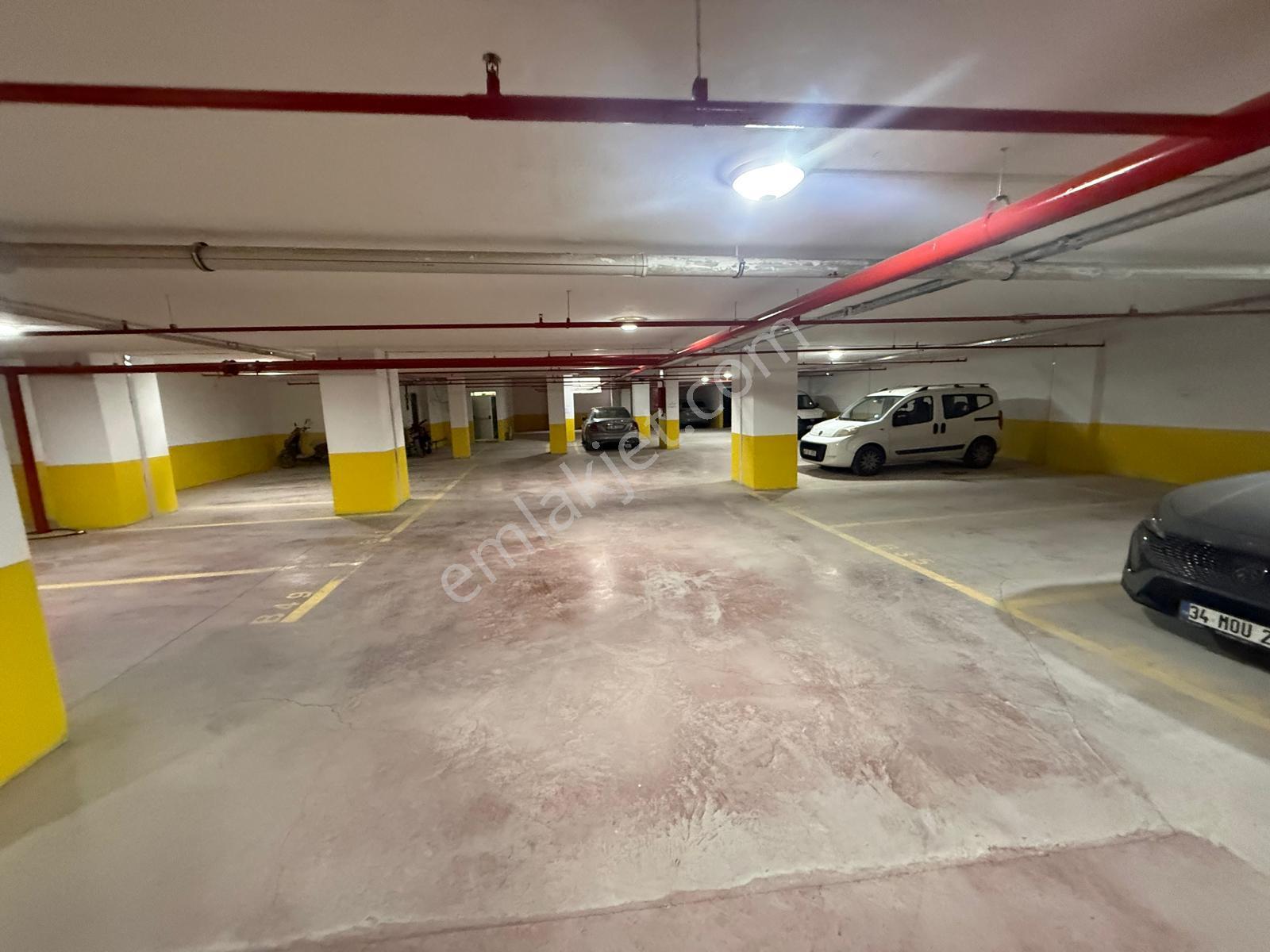 Küçükçekmece Tepeüstü'nde Sıfır, Site İçinde Lüks 3+1 Daire - Görsel 15
