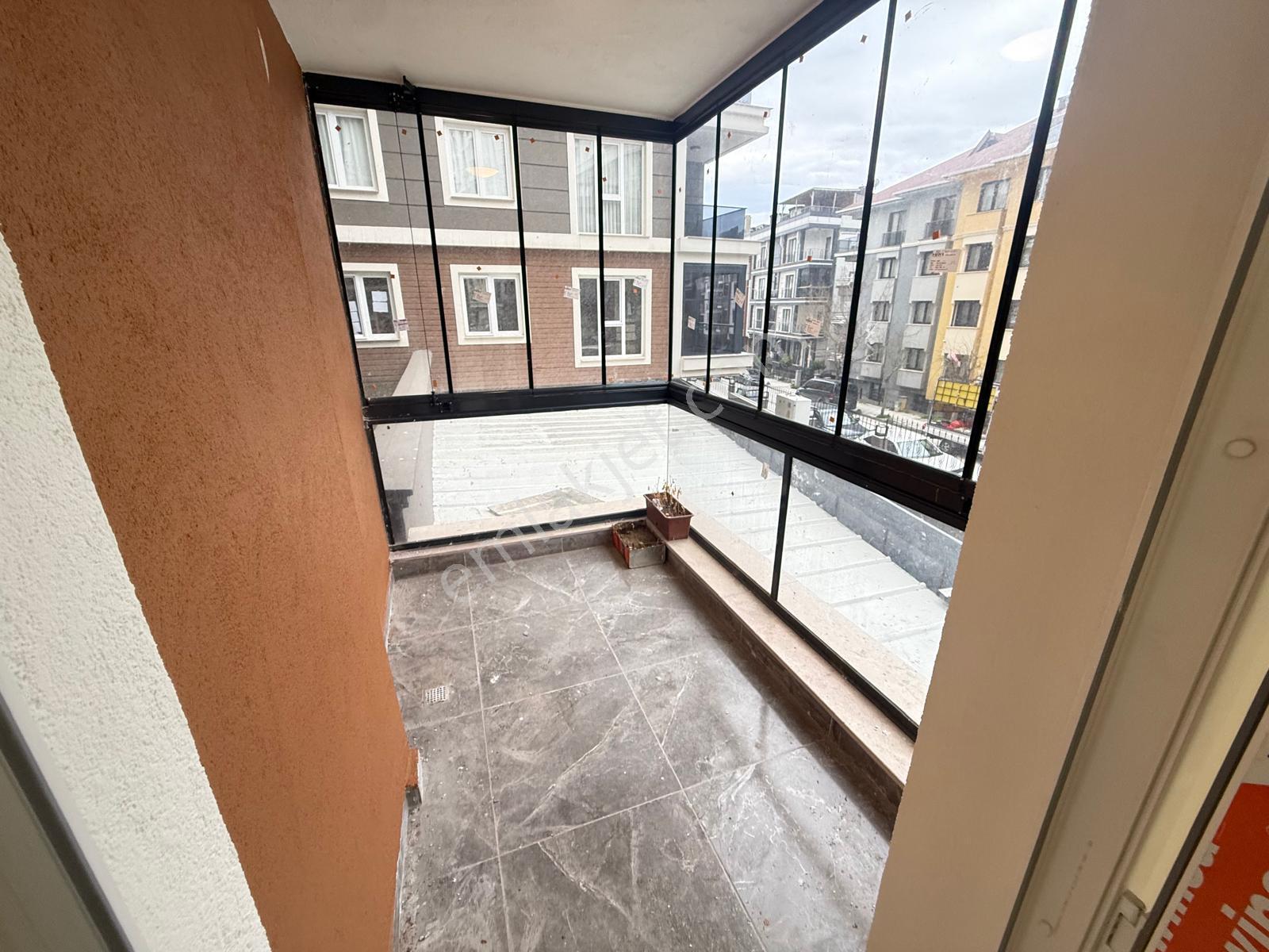 Küçükçekmece Tepeüstü'nde Sıfır, Site İçinde Lüks 3+1 Daire - Görsel 11