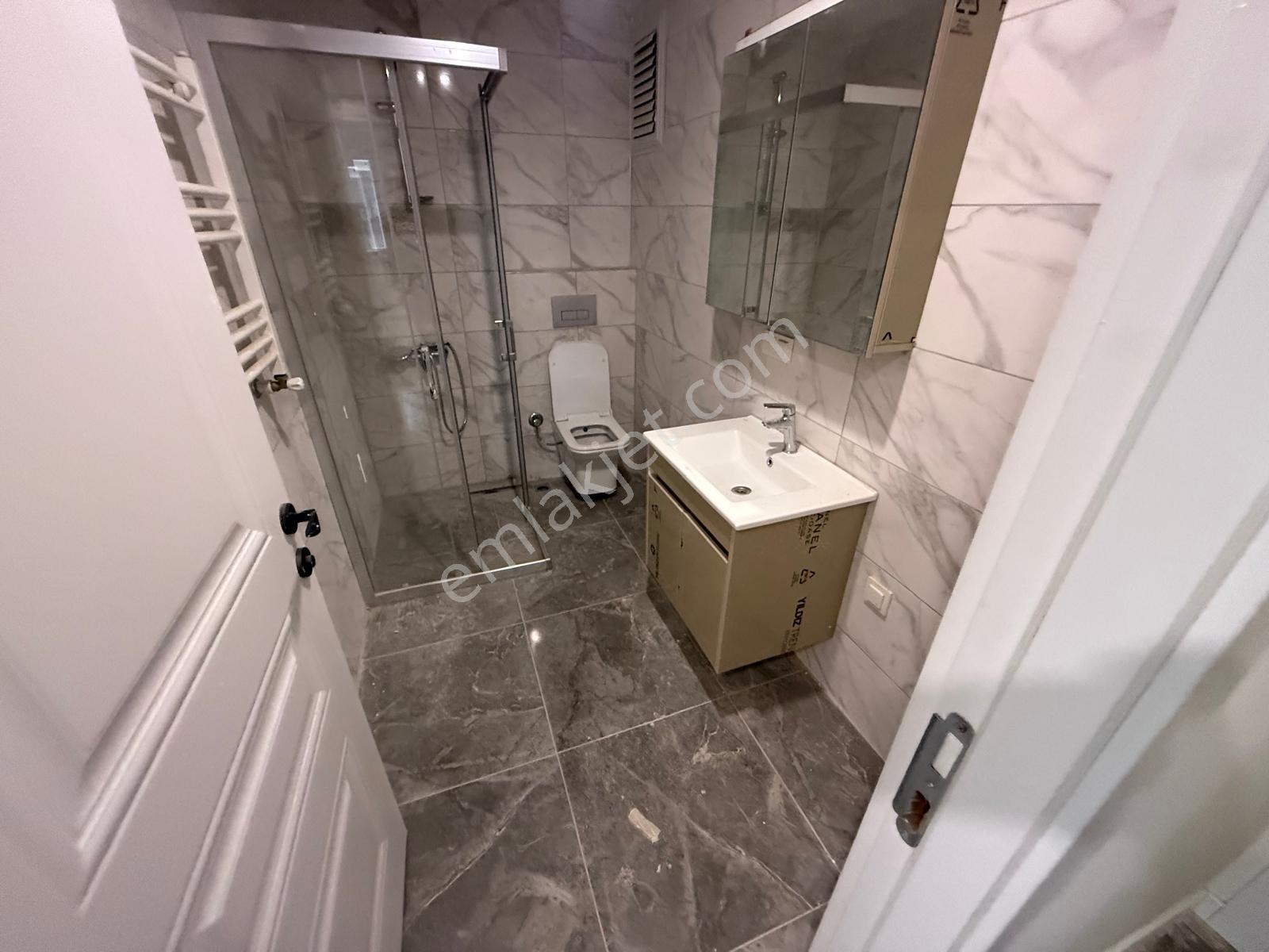 Küçükçekmece Tepeüstü'nde Sıfır, Site İçinde Lüks 3+1 Daire - Görsel 14