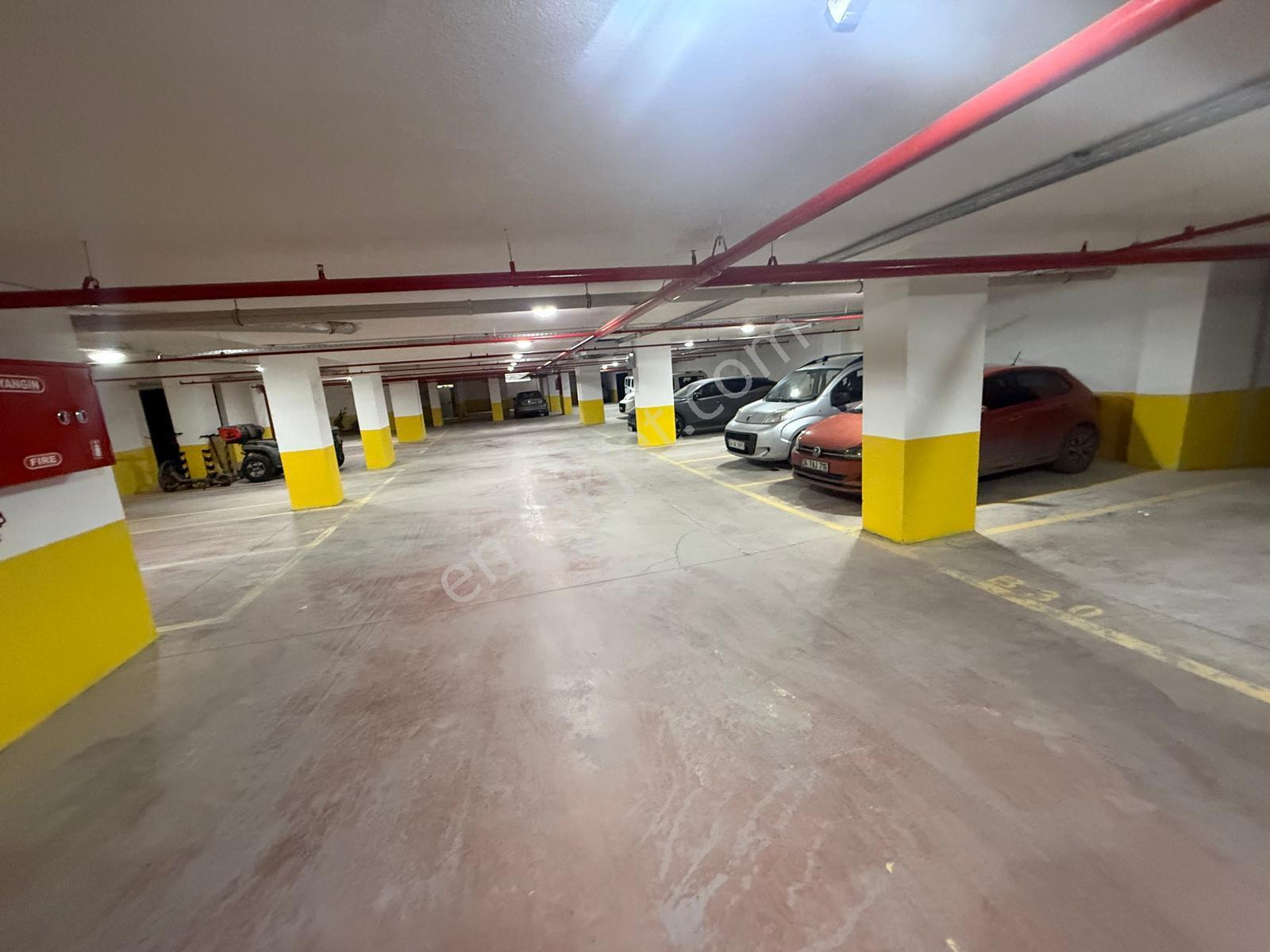 Küçükçekmece Tepeüstü'nde Sıfır, Site İçinde Lüks 3+1 Daire - Görsel 16