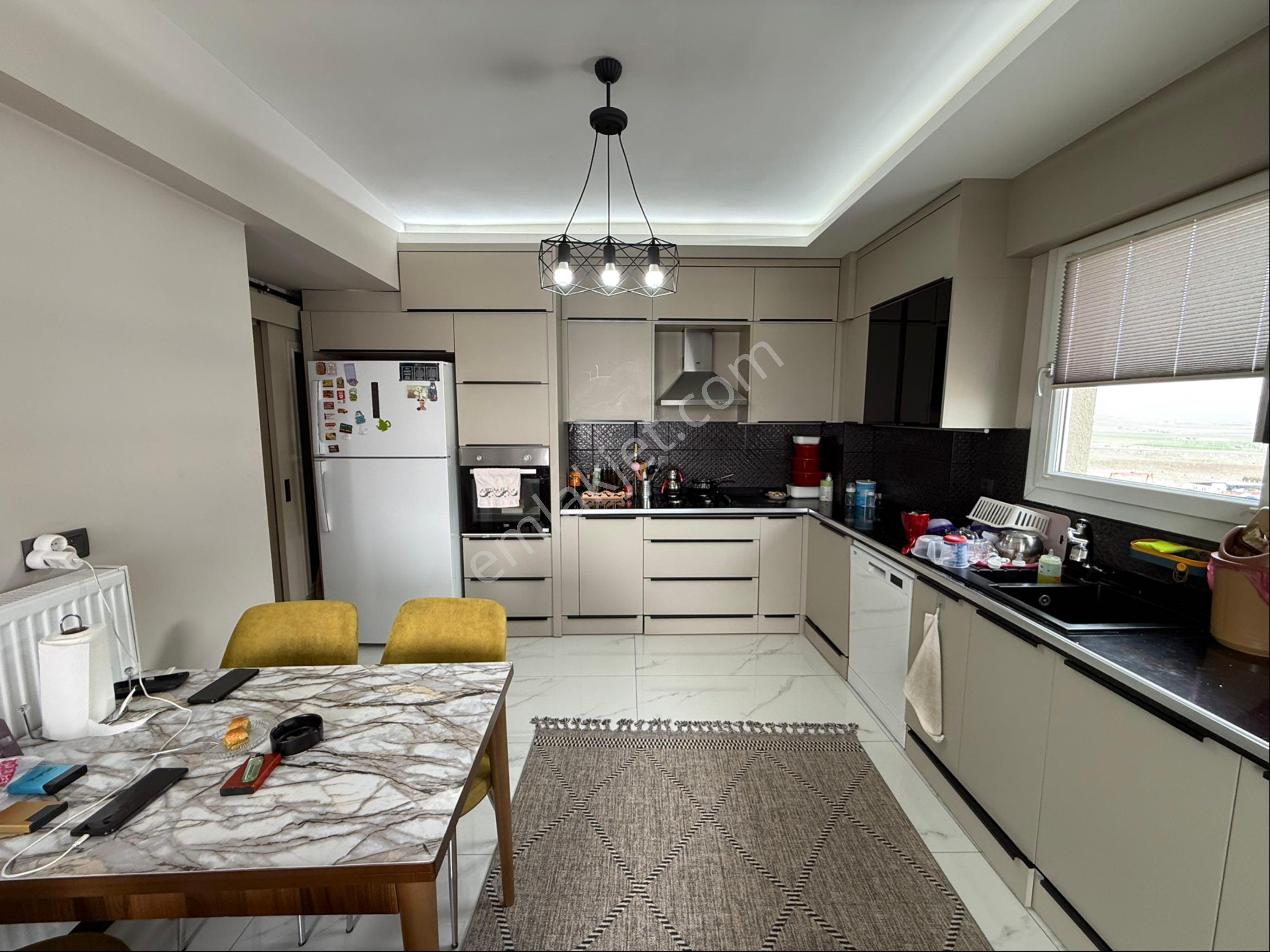 Beyazşehir Mah. Full Yapılı Sıfır Ayarında 4+1 Lüks Daire - Görsel 3