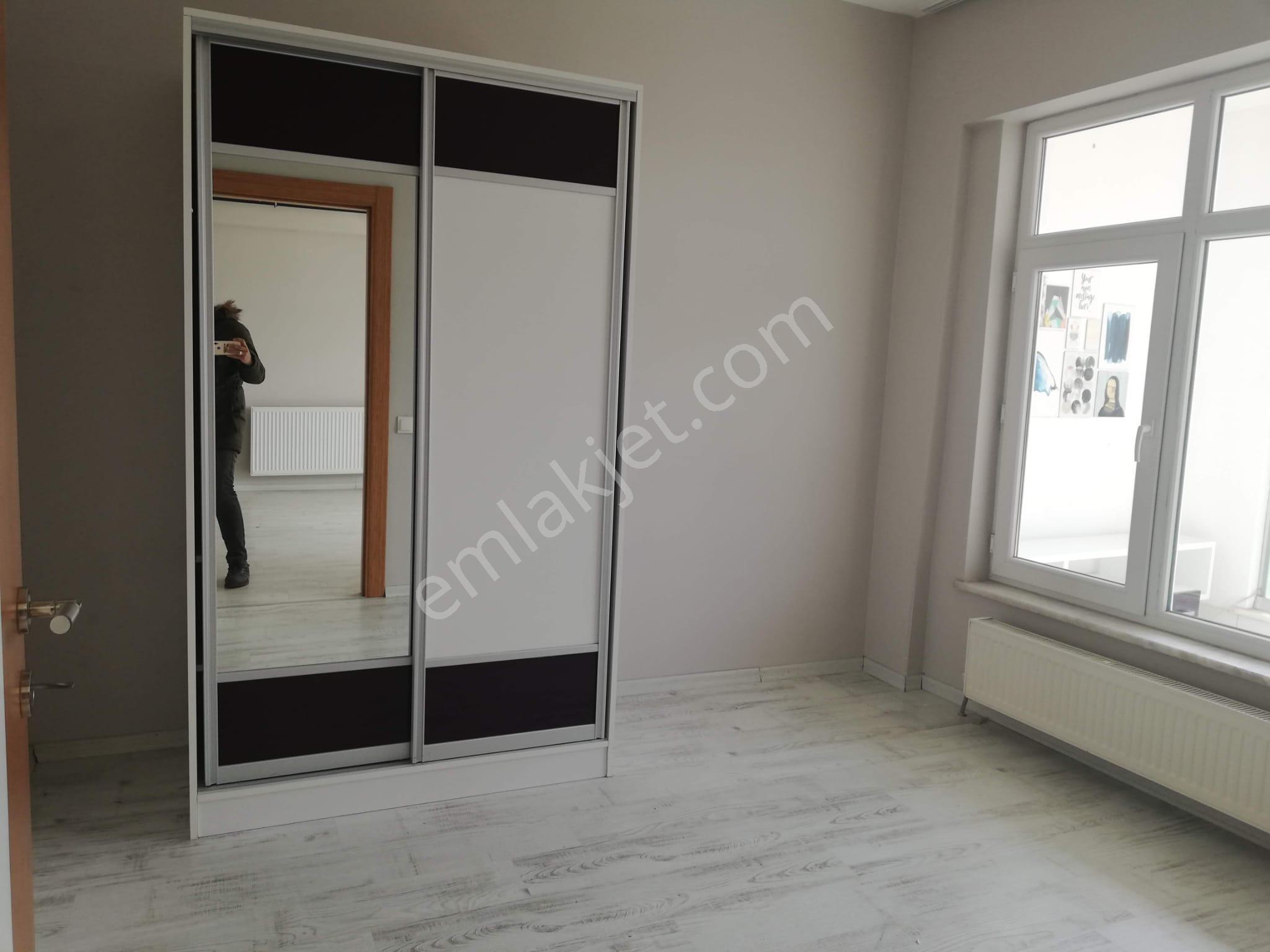 Emrah Çiftci'den Selçuklu Sancak Mah. Tramvay Yanı Kiralık 1+1 Eşyasız Bakımlı Daire - Görsel 14