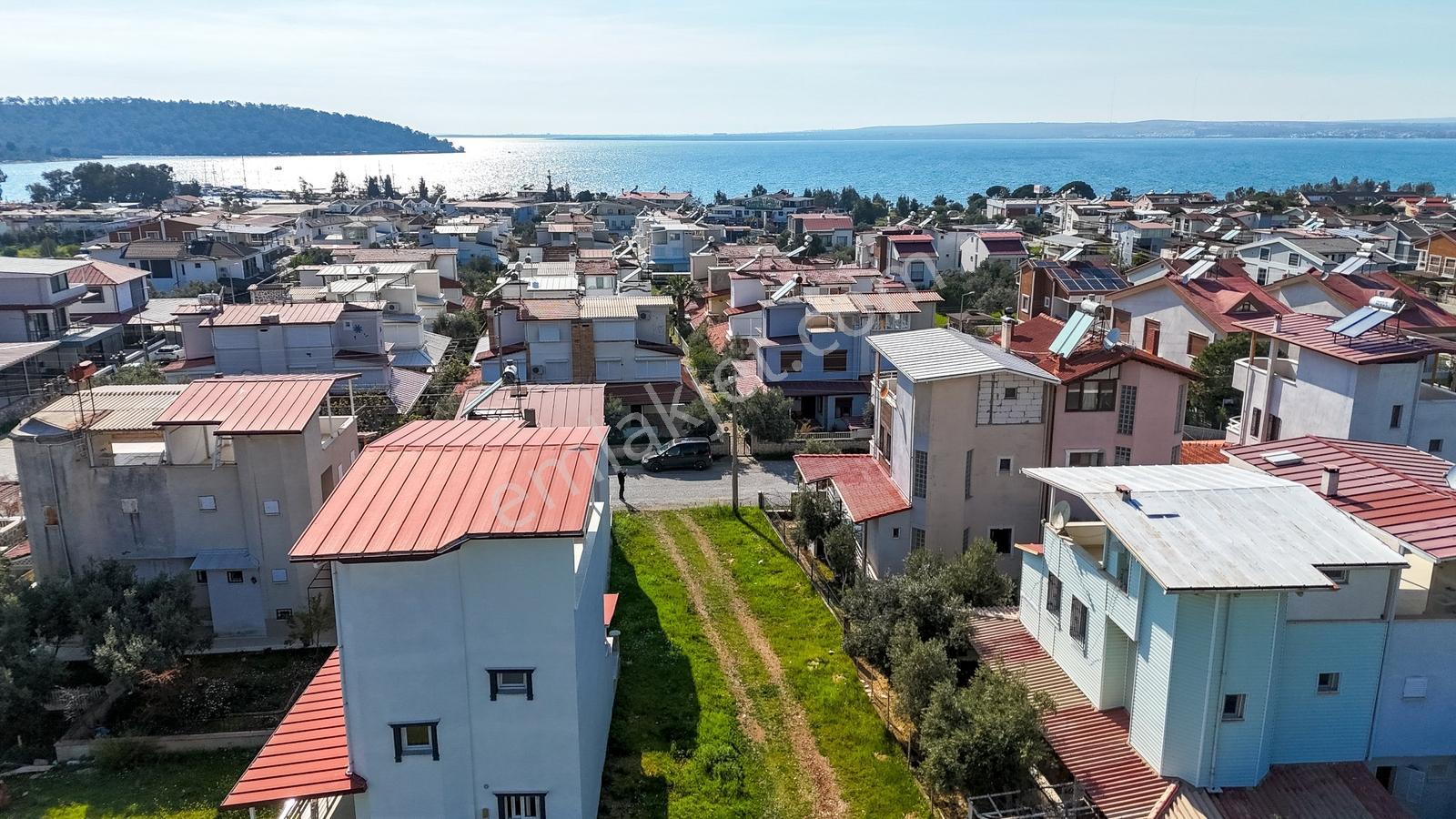 Akbük Merkezde Denize 450 Metre Mesafede Satılık Arsa