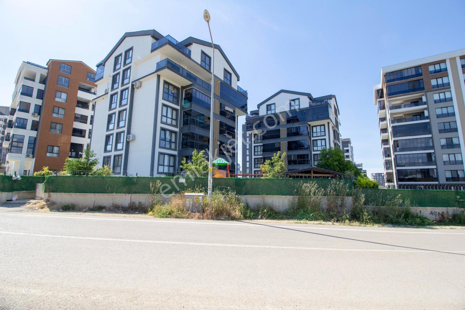 Hasanağa Kızlıcıklıda 3+1 155 M2 Dubleks Havuzlu Sitede