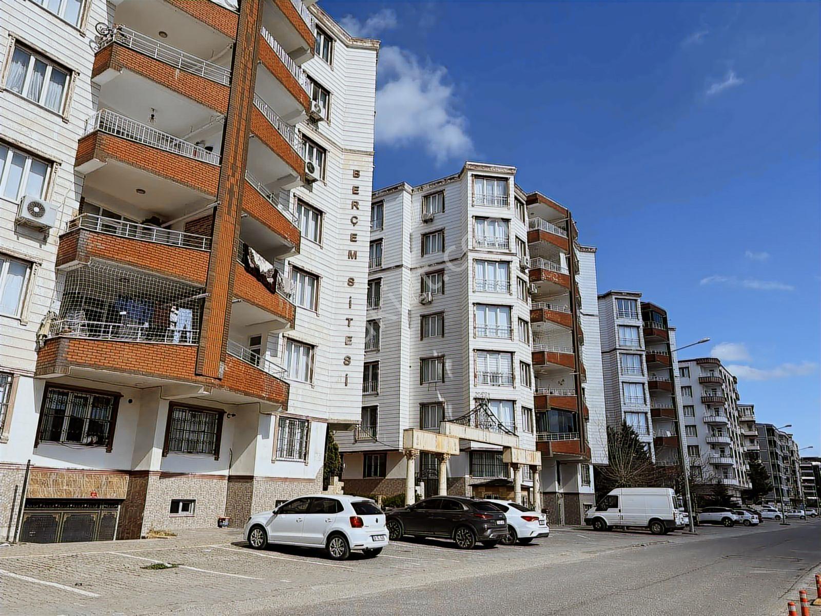 Alaaddin Okçu K İ R A L I Y O R Çamlıtepe'de Site İçersinde 3+1 - Görsel 34