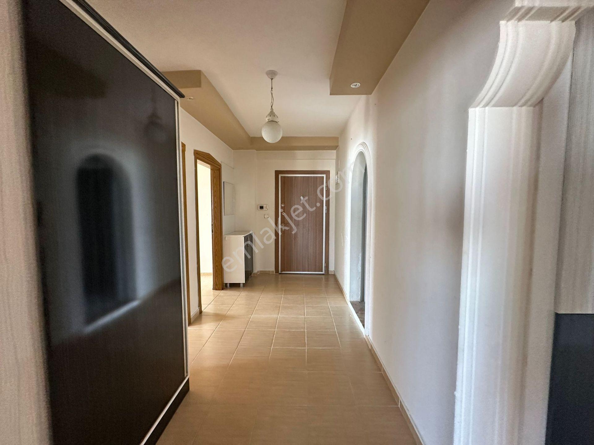 Erdemli Merkezde Deniz Manzaralı Satılık 4+1 Daire (240m²) - Görsel 34