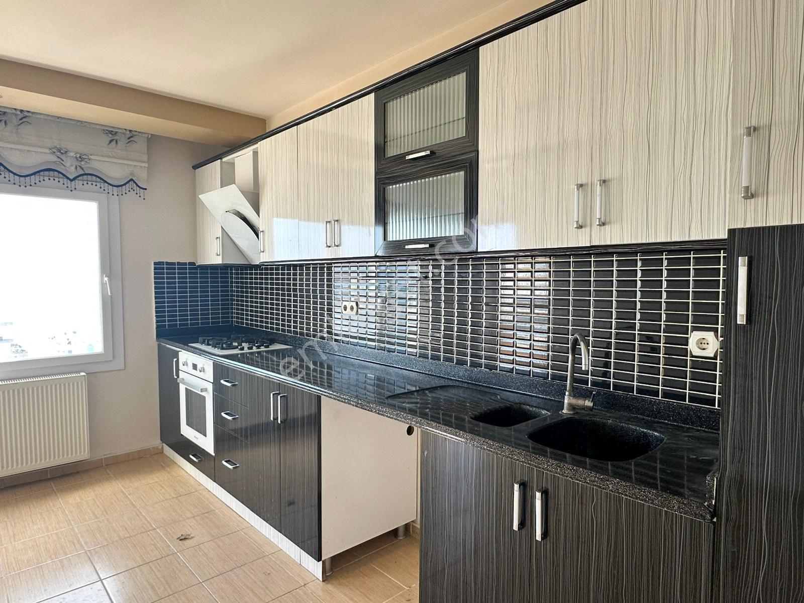 Erdemli Merkezde Deniz Manzaralı Satılık 4+1 Daire (240m²) - Görsel 38