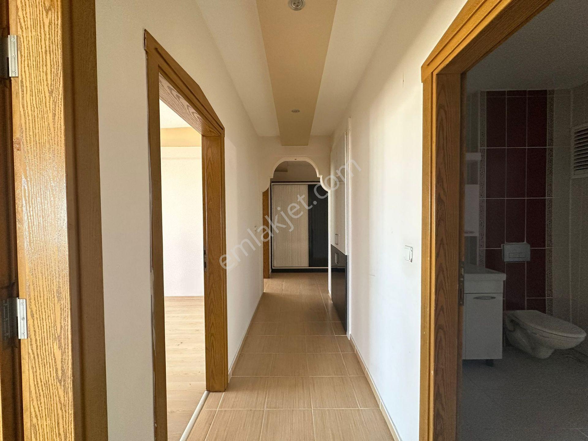 Erdemli Merkezde Deniz Manzaralı Satılık 4+1 Daire (240m²) - Görsel 24