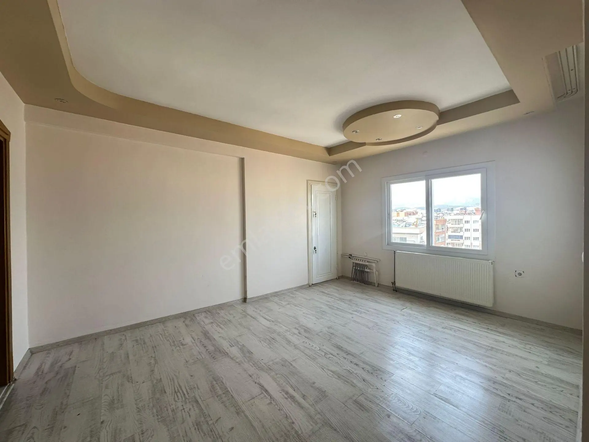 Erdemli Merkezde Deniz Manzaralı Satılık 4+1 Daire (240m²) - Görsel 3