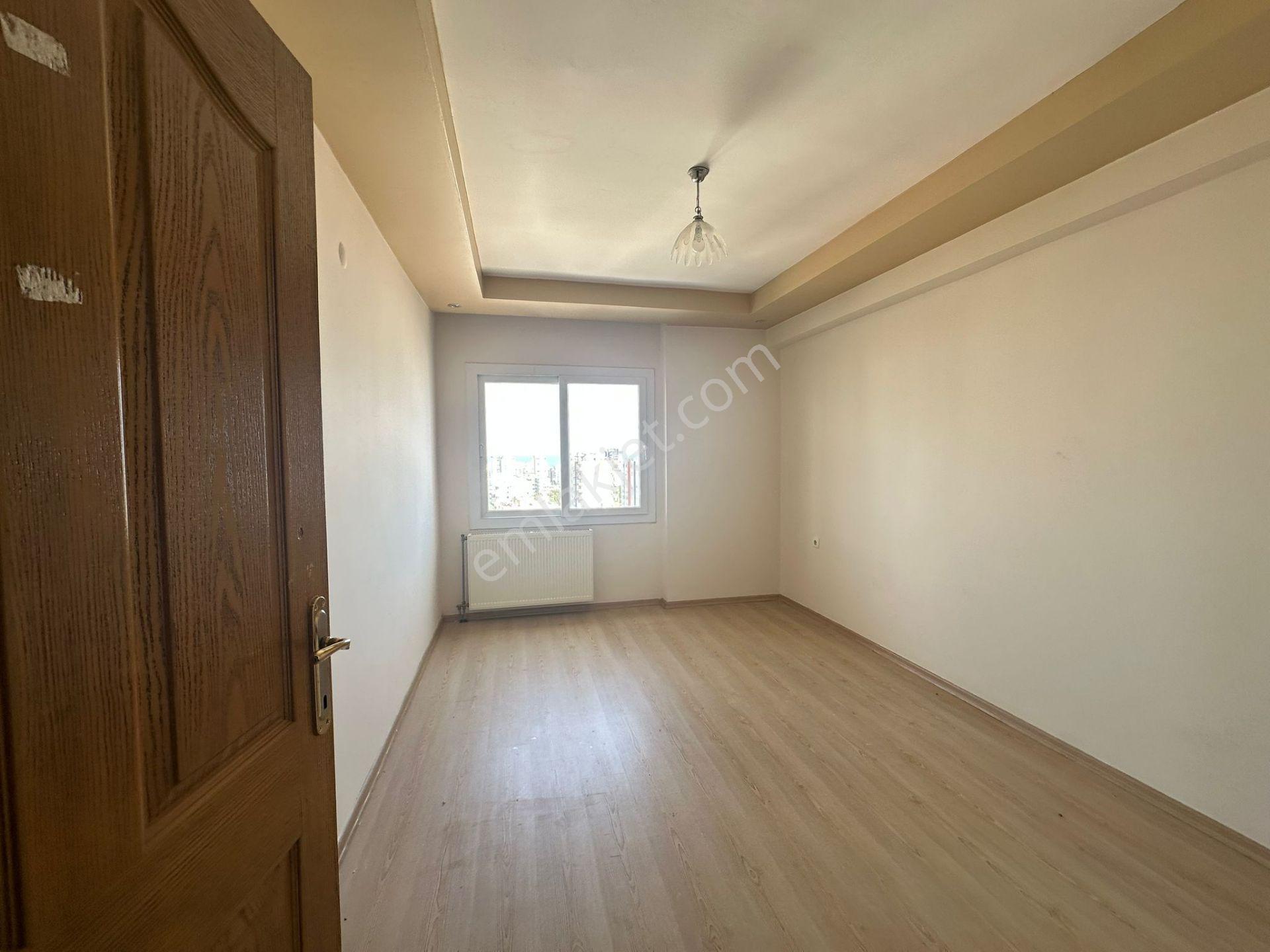 Erdemli Merkezde Deniz Manzaralı Satılık 4+1 Daire (240m²) - Görsel 6