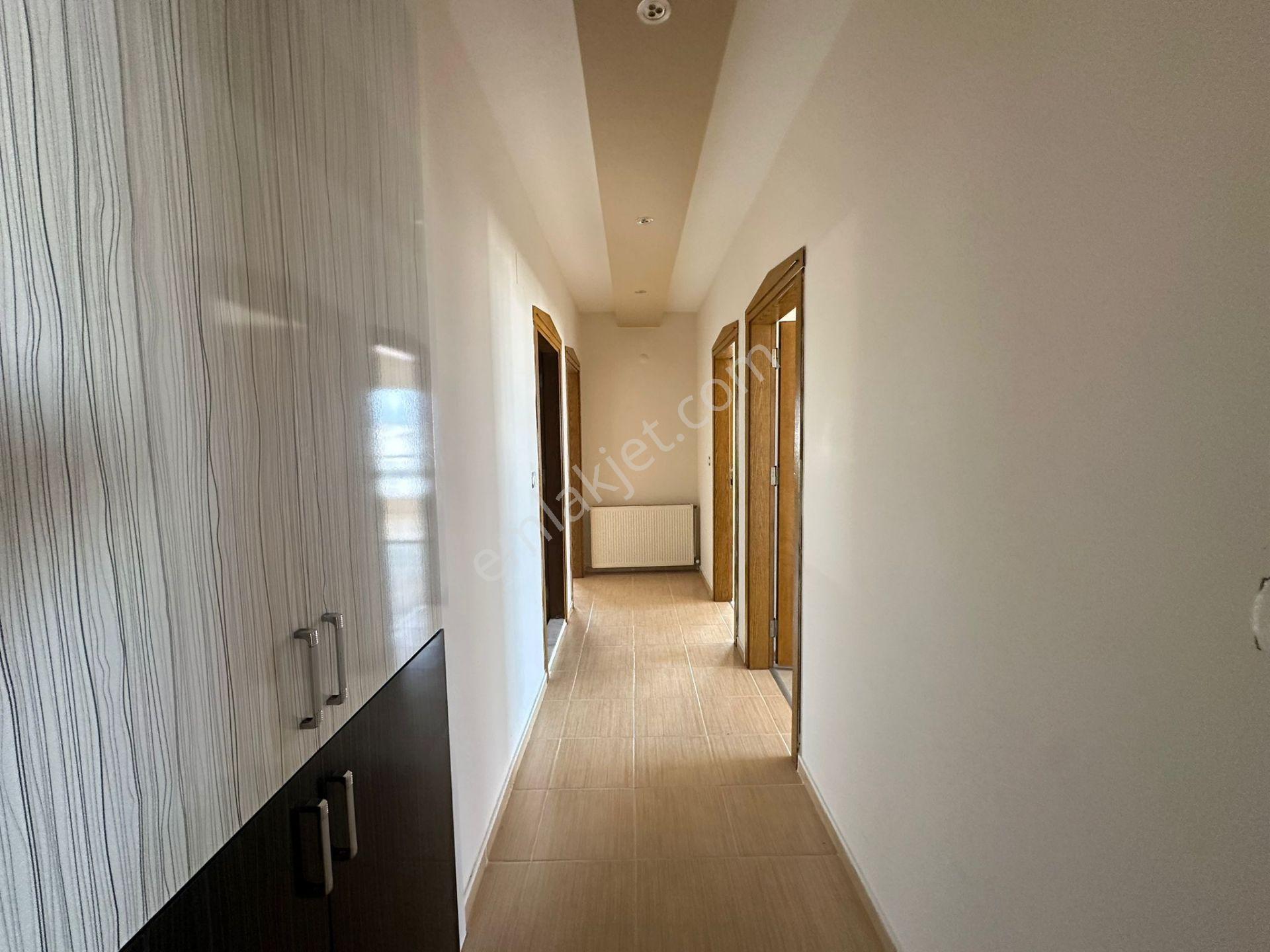 Erdemli Merkezde Deniz Manzaralı Satılık 4+1 Daire (240m²) - Görsel 9
