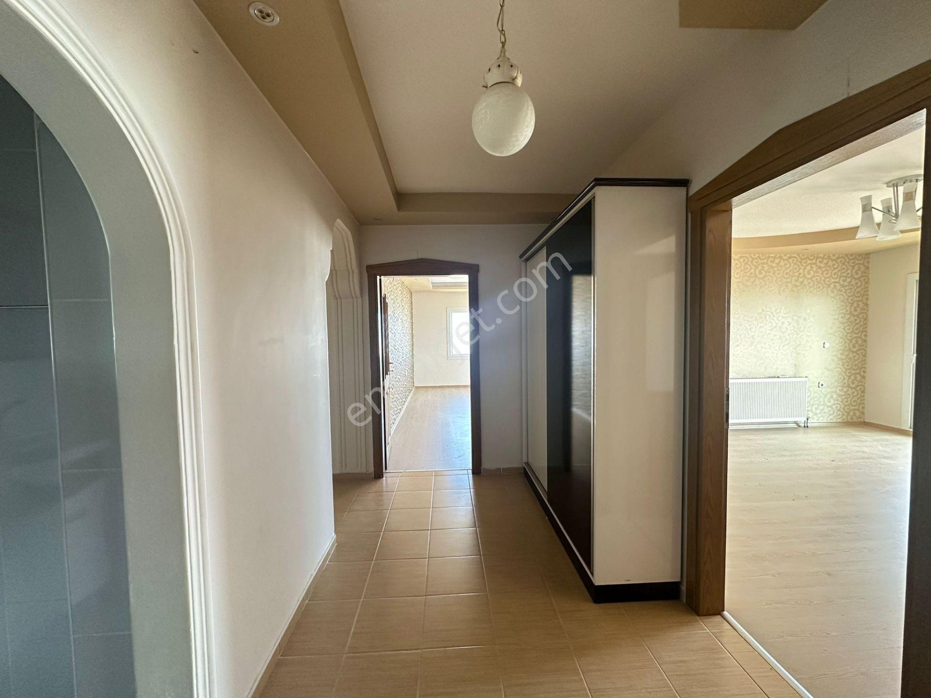 Erdemli Merkezde Deniz Manzaralı Satılık 4+1 Daire (240m²) - Görsel 36