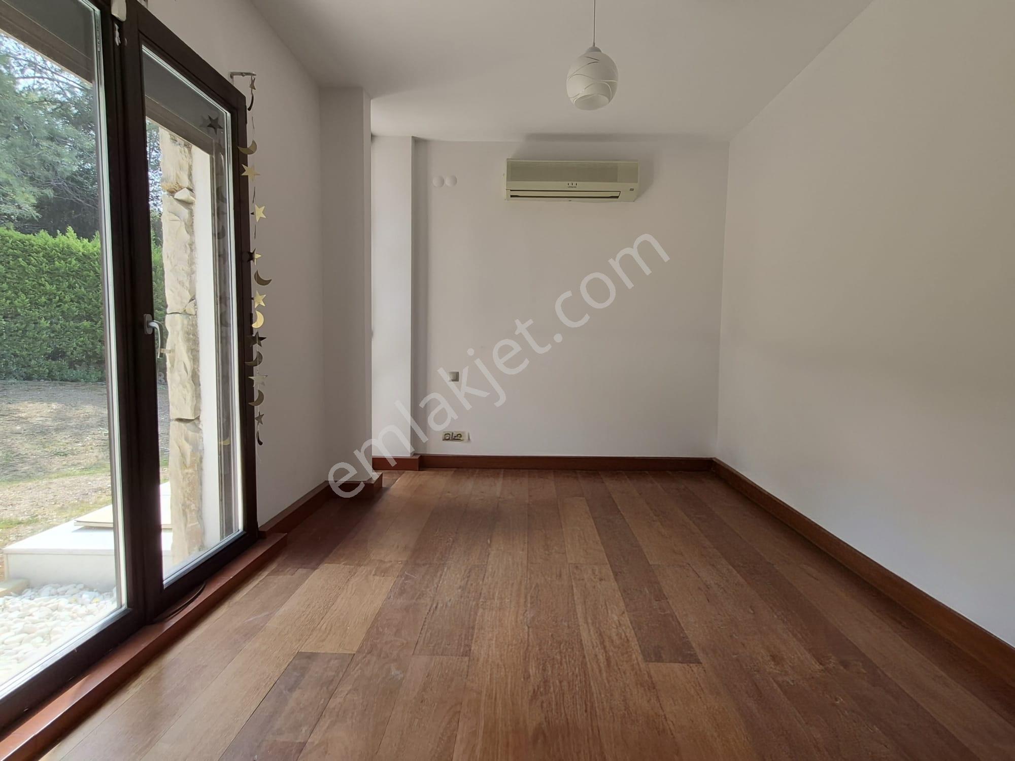 Urla Güvenlikli Site ,2500 M2 /450 M2 Yaşam Alanı, Özel Havuzlu - Görsel 21