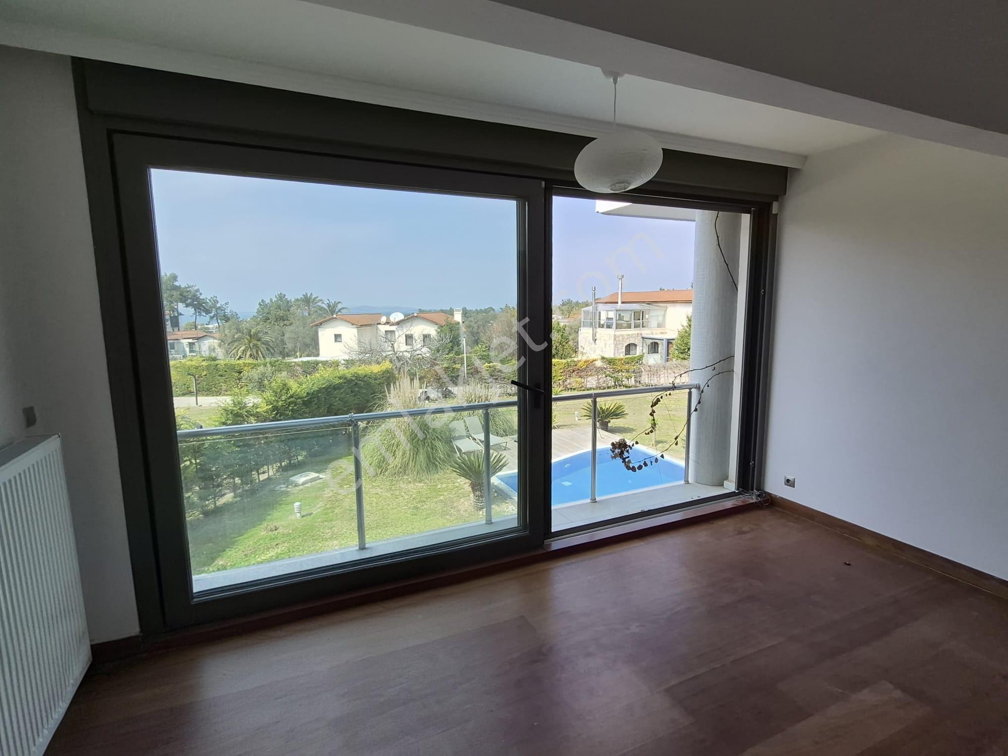 Urla Güvenlikli Site ,2500 M2 /450 M2 Yaşam Alanı, Özel Havuzlu - Görsel 20