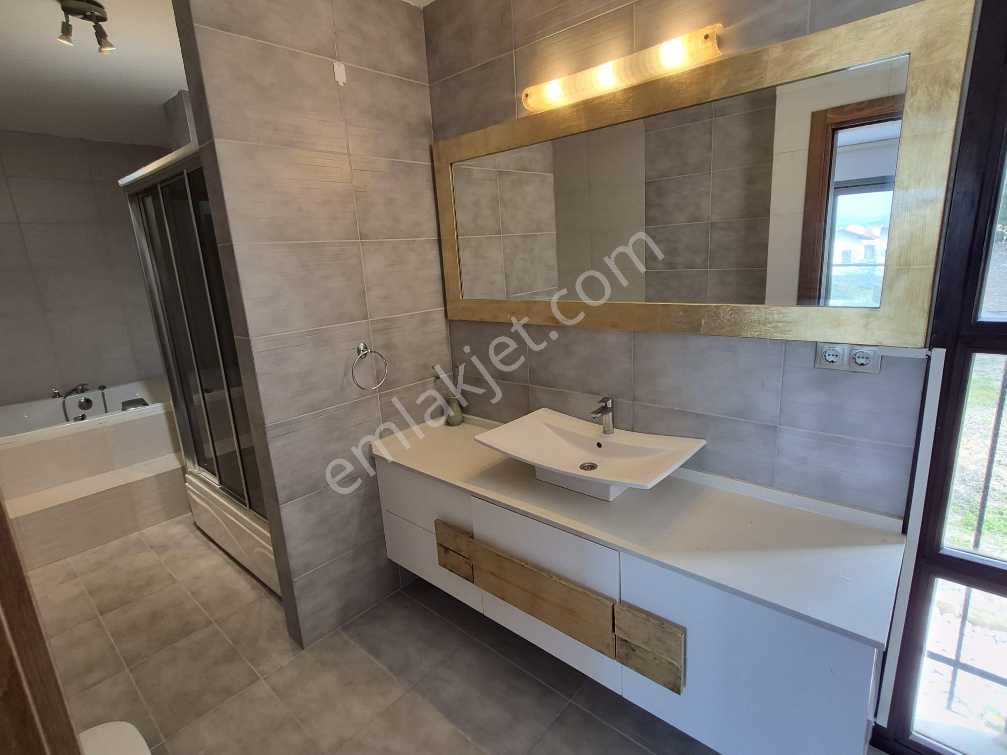 Urla Güvenlikli Site ,2500 M2 /450 M2 Yaşam Alanı, Özel Havuzlu - Görsel 28