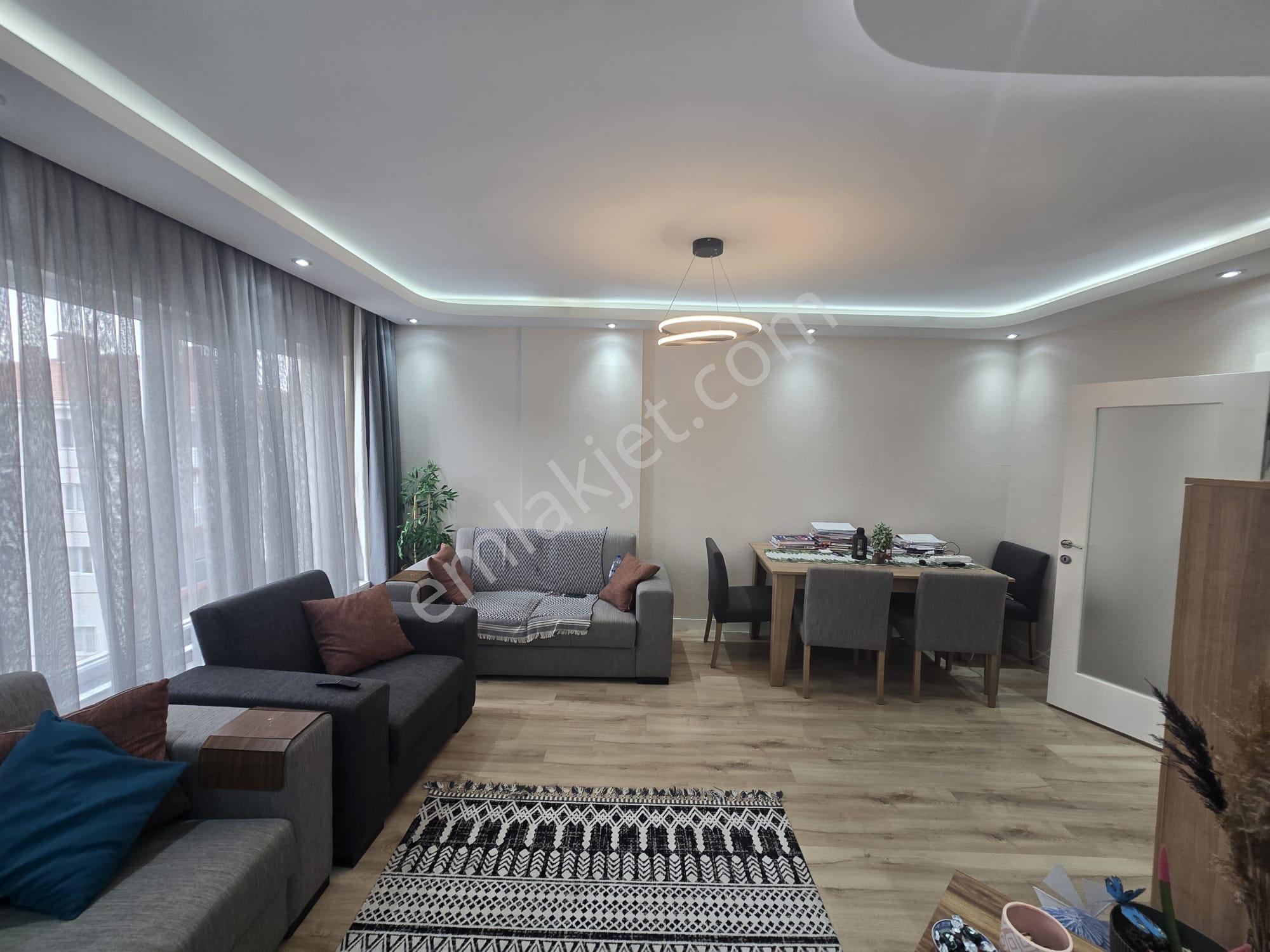 Öveçler Narlı Sk. Tepeden Tırnağa Yenilenmiş Zinde 3+1 Daire - Görsel 6