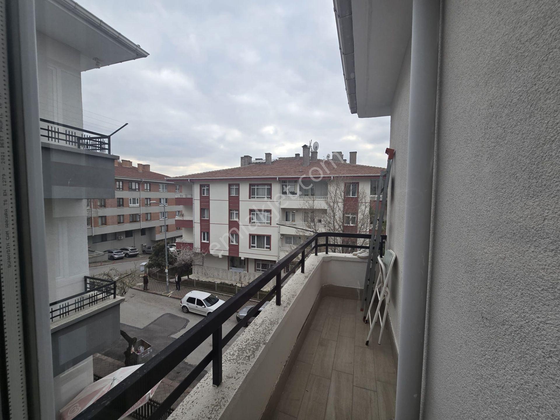 Öveçler Narlı Sk. Tepeden Tırnağa Yenilenmiş Zinde 3+1 Daire - Görsel 24