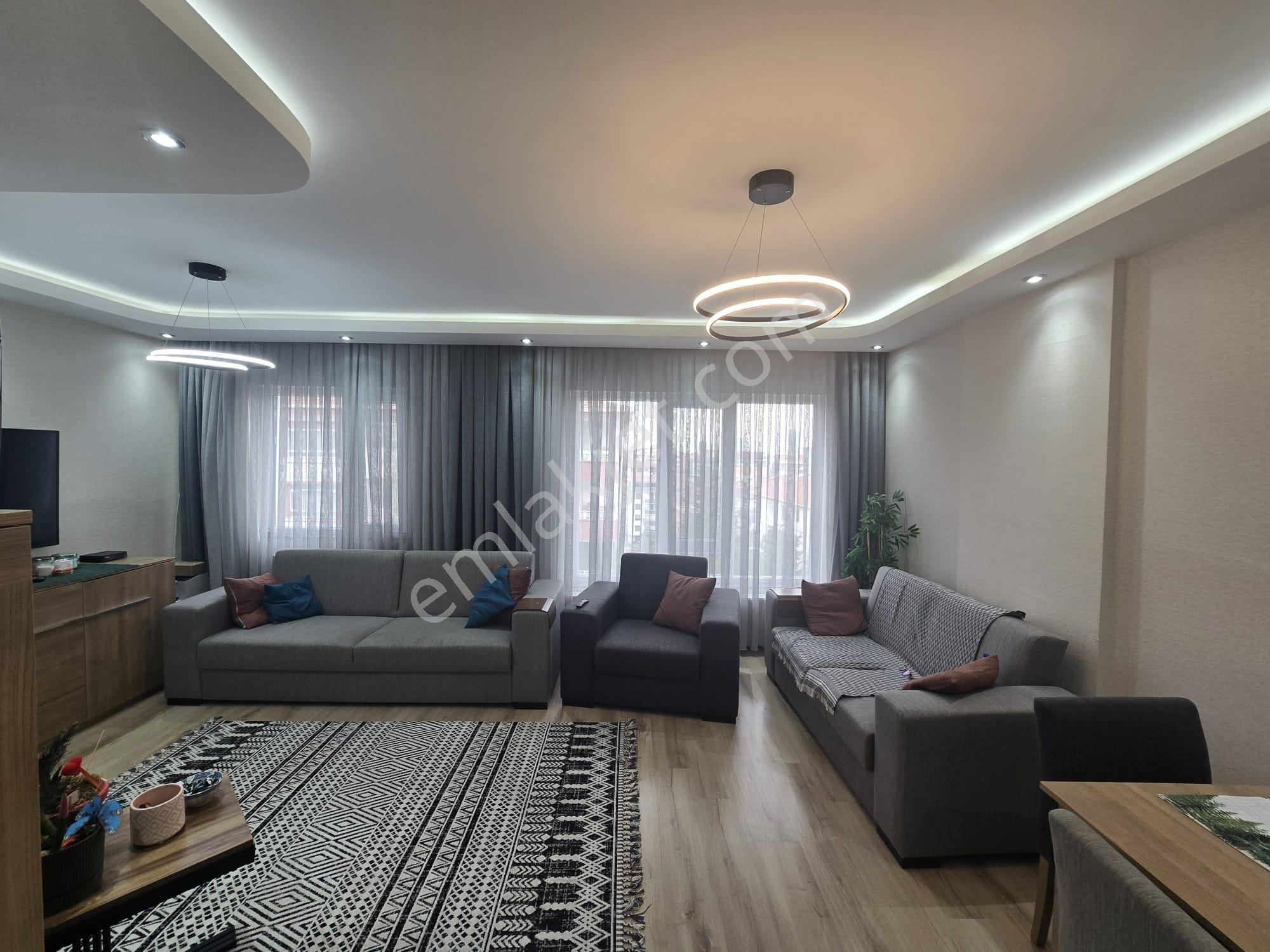 Öveçler Narlı Sk. Tepeden Tırnağa Yenilenmiş Zinde 3+1 Daire - Görsel 8