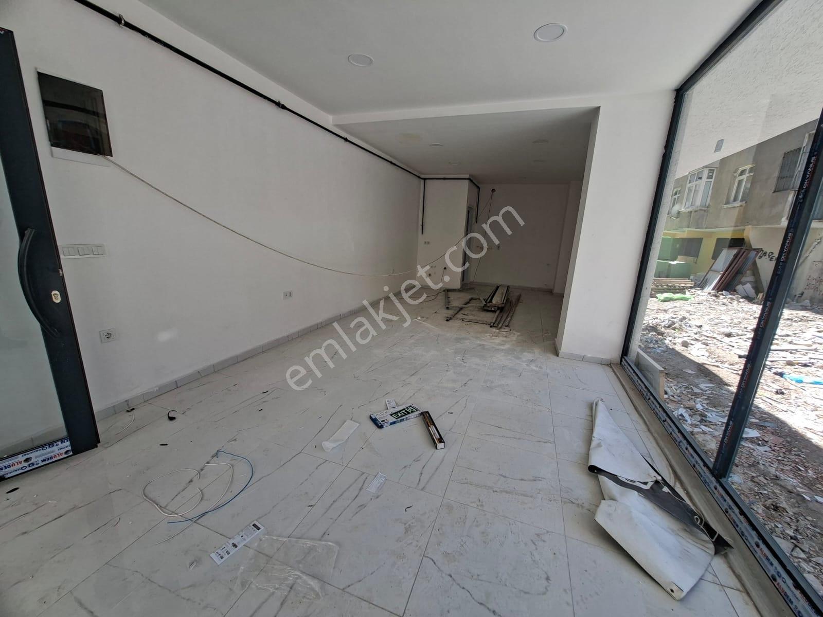 Güngören Merkez Mahallesinde 40 Metre Dükkan