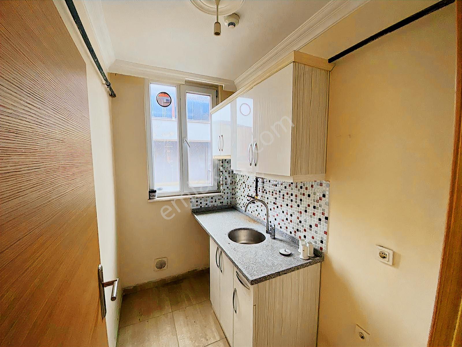Derince Merkezde İş Hanı İçinde Kiralık 2+1 Ofis Mutfak & Wc'li - Görsel 15
