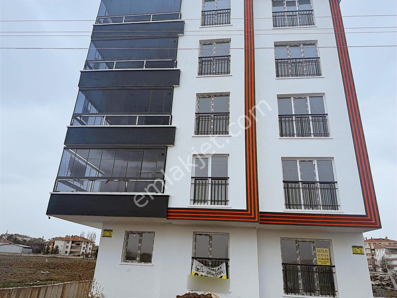 Temellı Merkezde Ebeveyn Banyolu Sıfır Tren Duragına Yakın Daire - Görsel 14