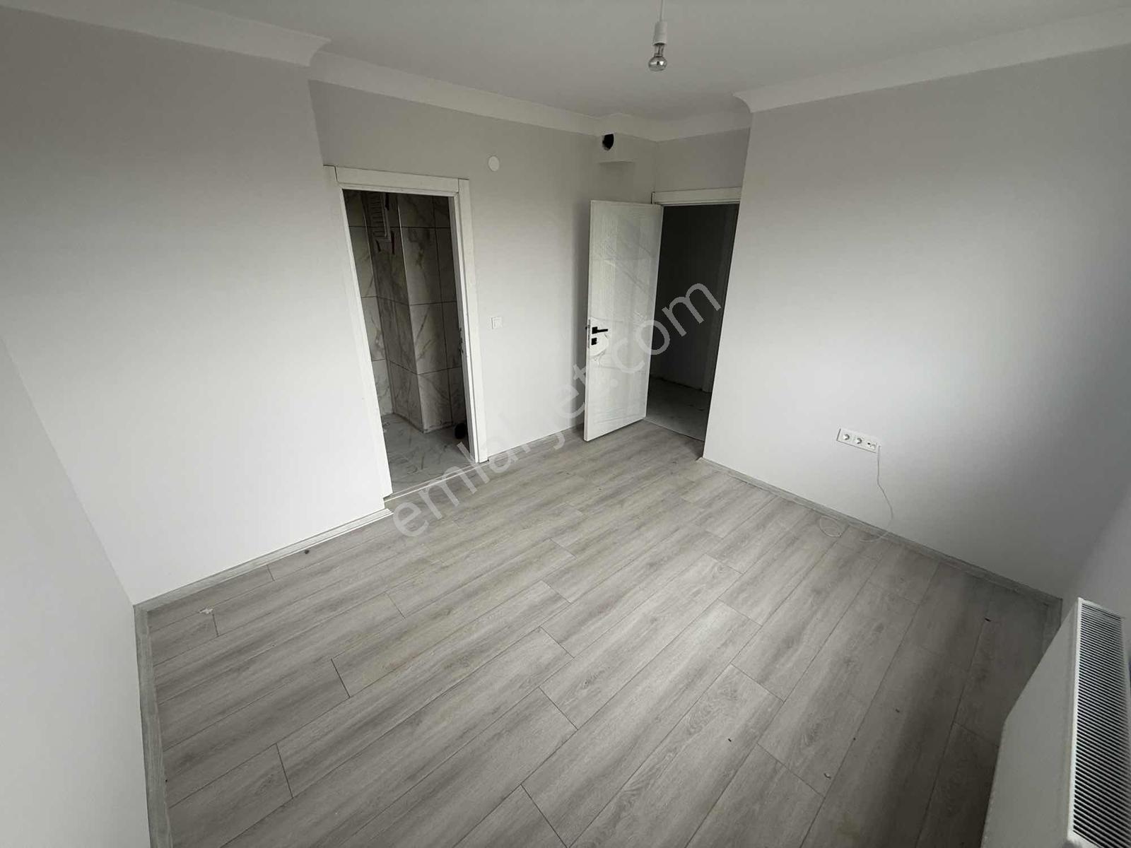 Temellı Merkezde Ebeveyn Banyolu Sıfır Tren Duragına Yakın Daire - Görsel 19