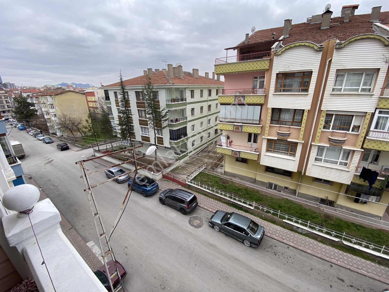 Aktepe'de Ferah Ara Kata Geniş E.banyolu 3+1 - Görsel 11