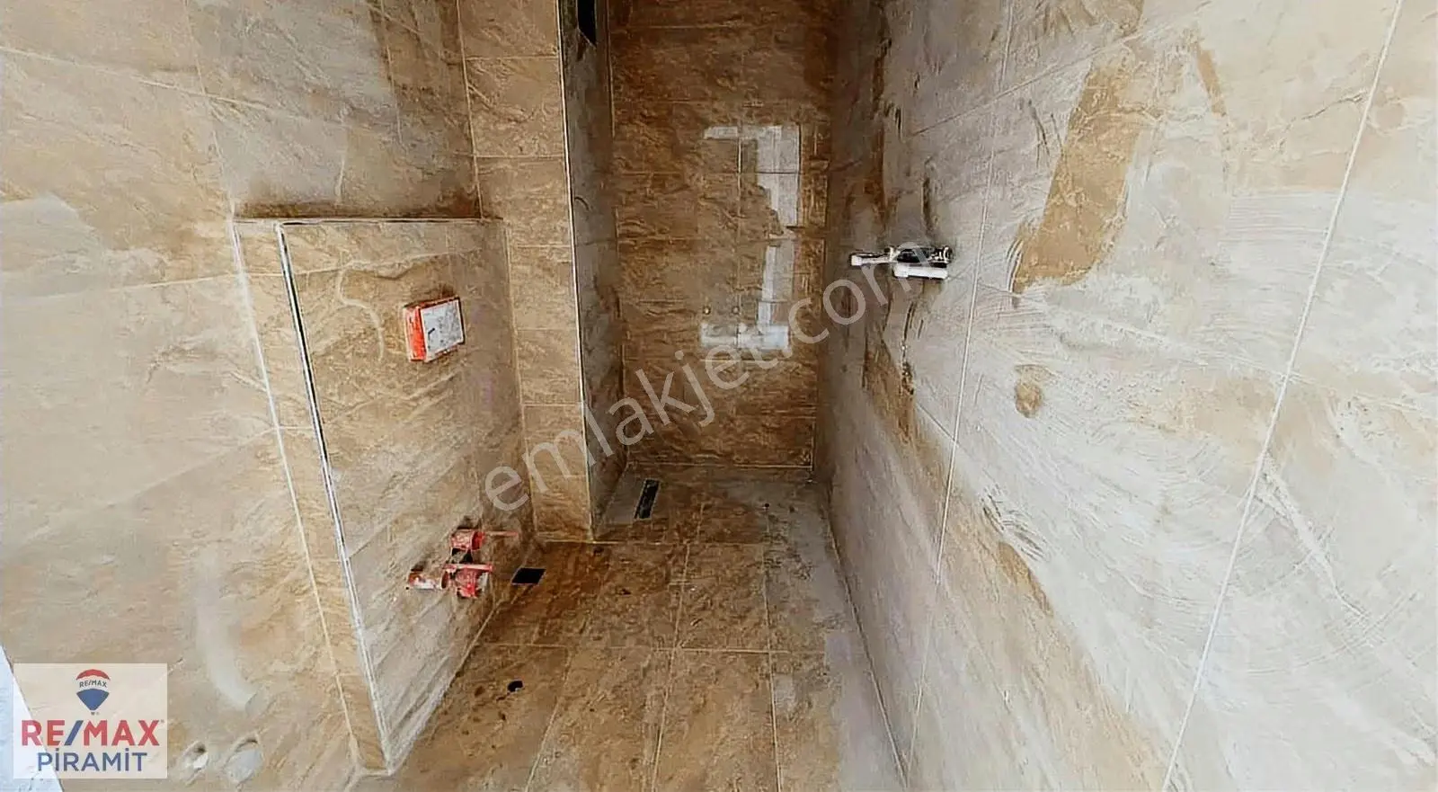 Sıfır Binada, Üst Katta Geniş Ve Kullanışlı Satılık 1+1 Daire..! - Görsel 5